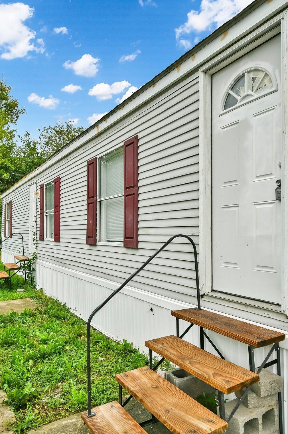 71 Biddle Blvd #49, Bloomingburg, OH 43106