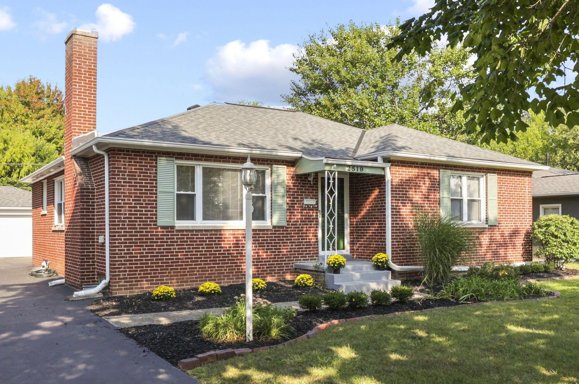 2519 Mount Holyoke Rd, Columbus, OH 43221-3418