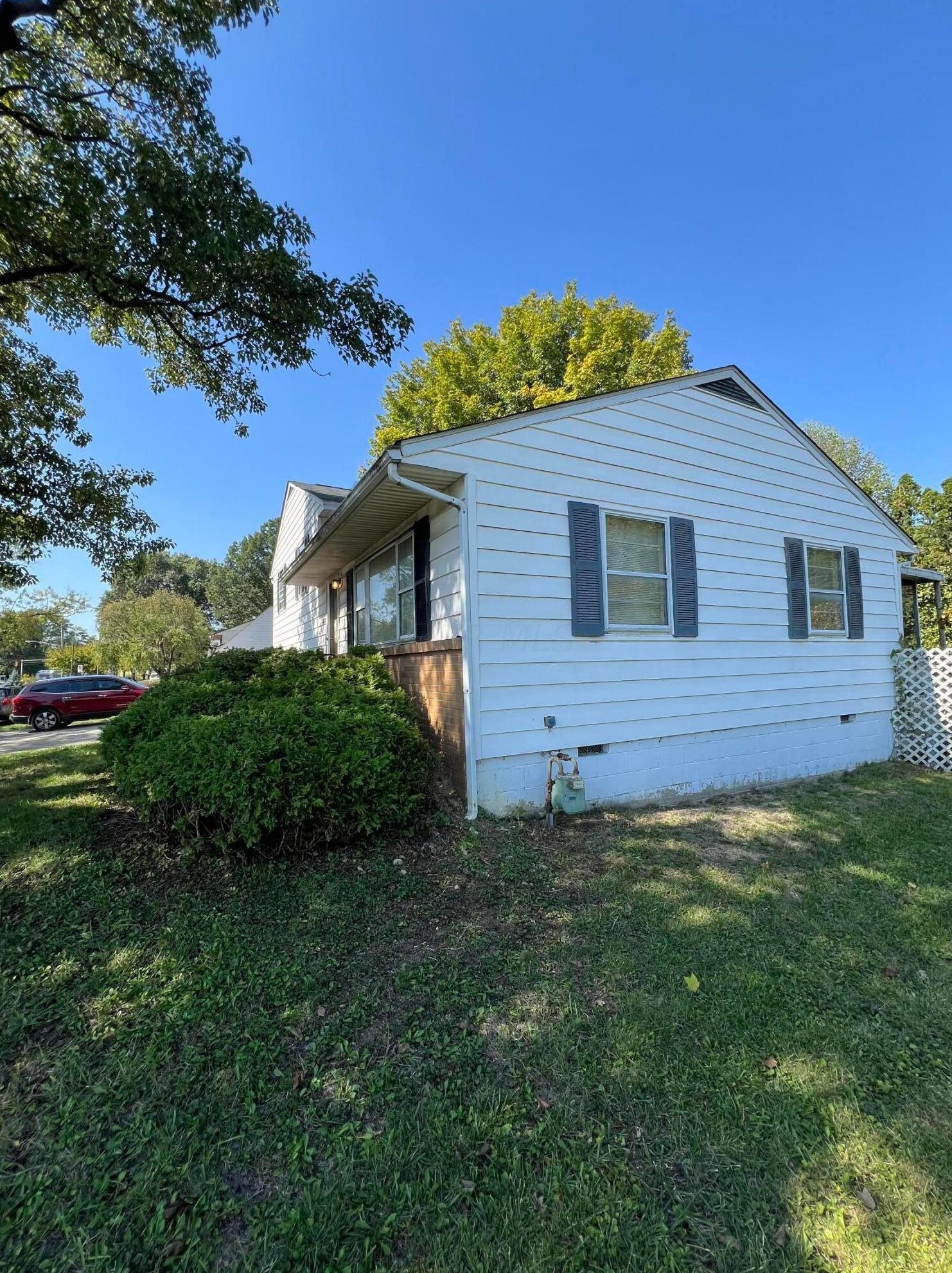 4872 Livingston Ave, Columbus, OH 43227-2171
