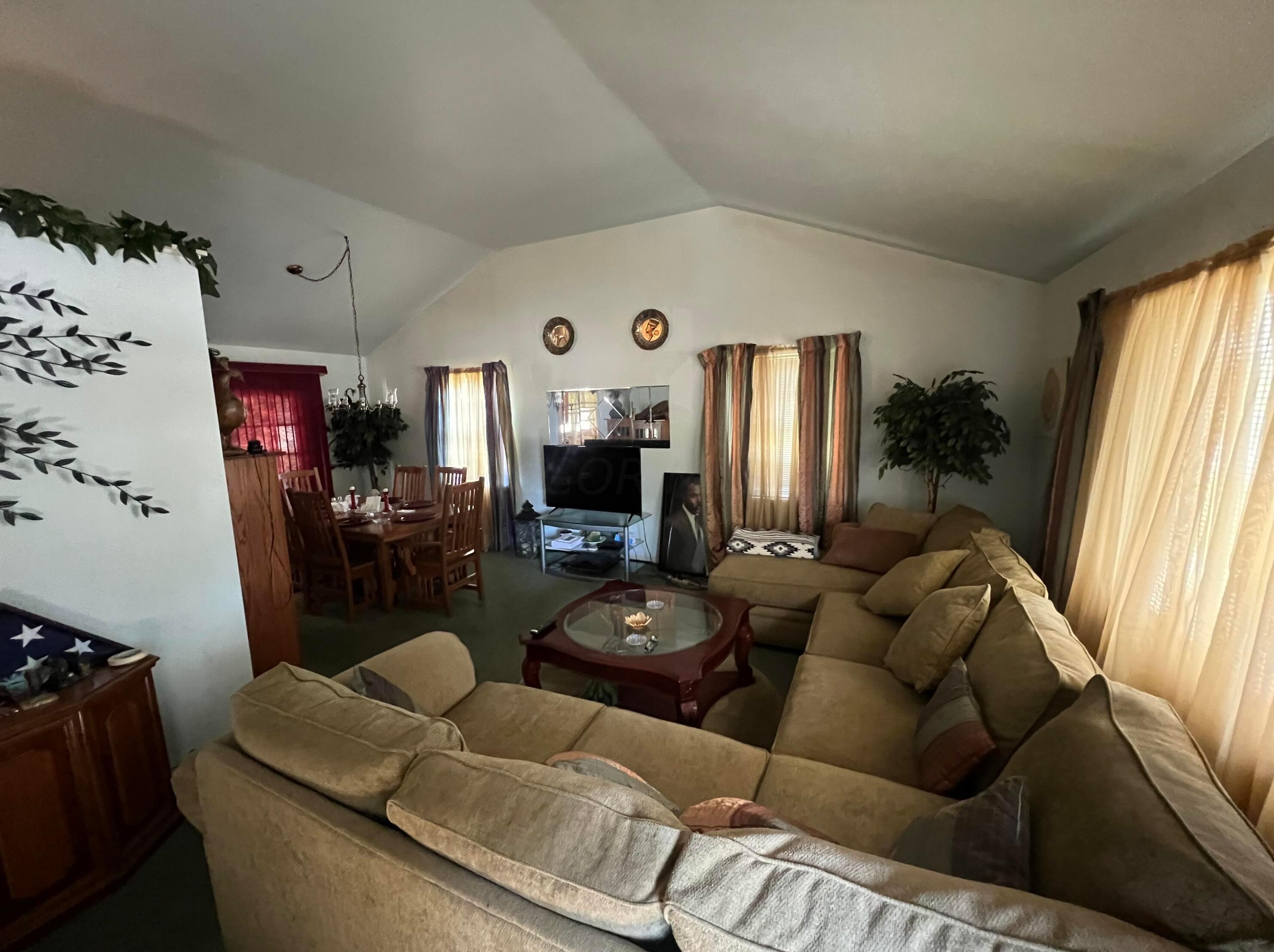 4872 Livingston Ave, Columbus OH 43205-2653 exterior