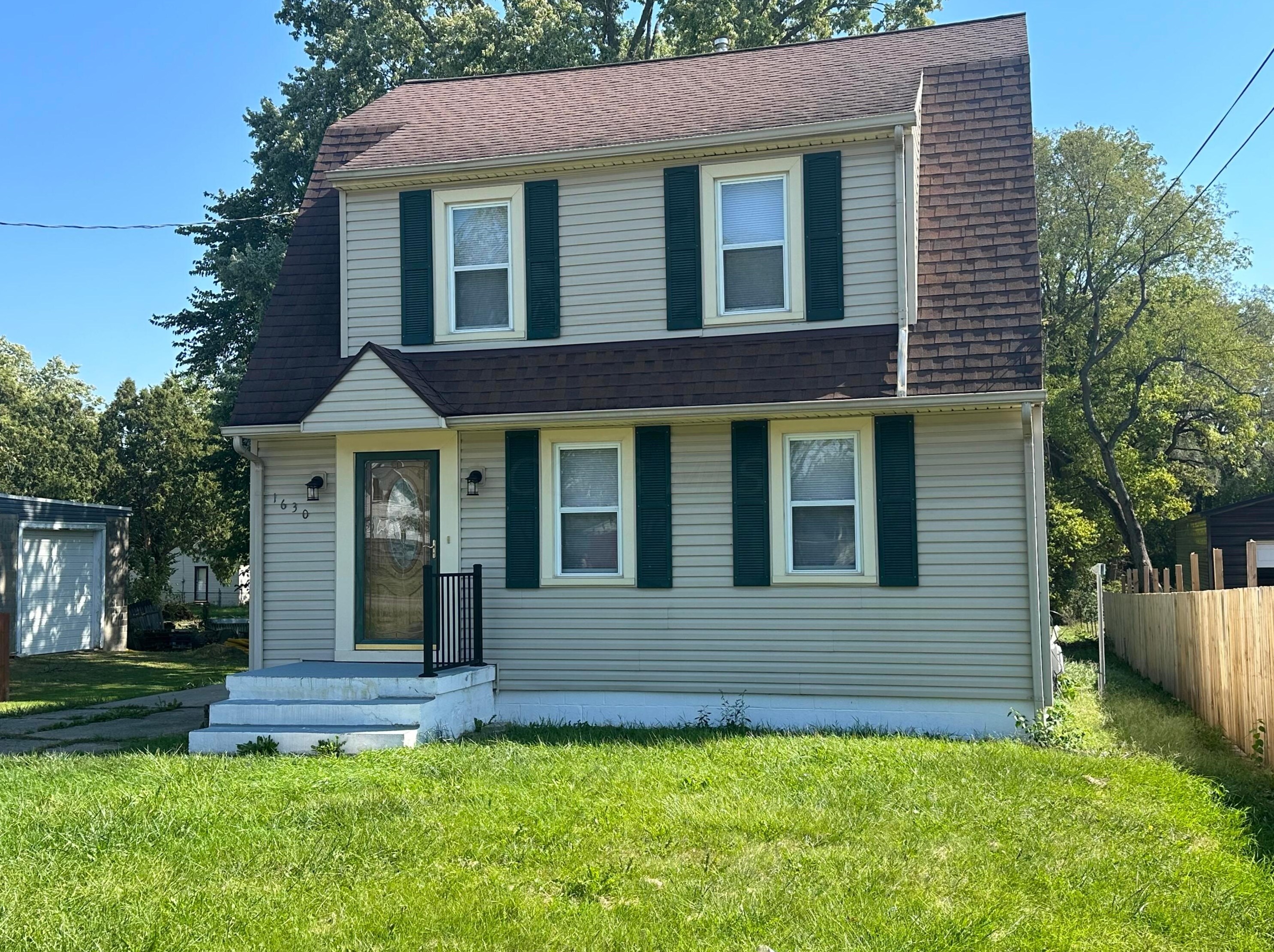 1630 S Burnett Rd, Springfield, OH 45505