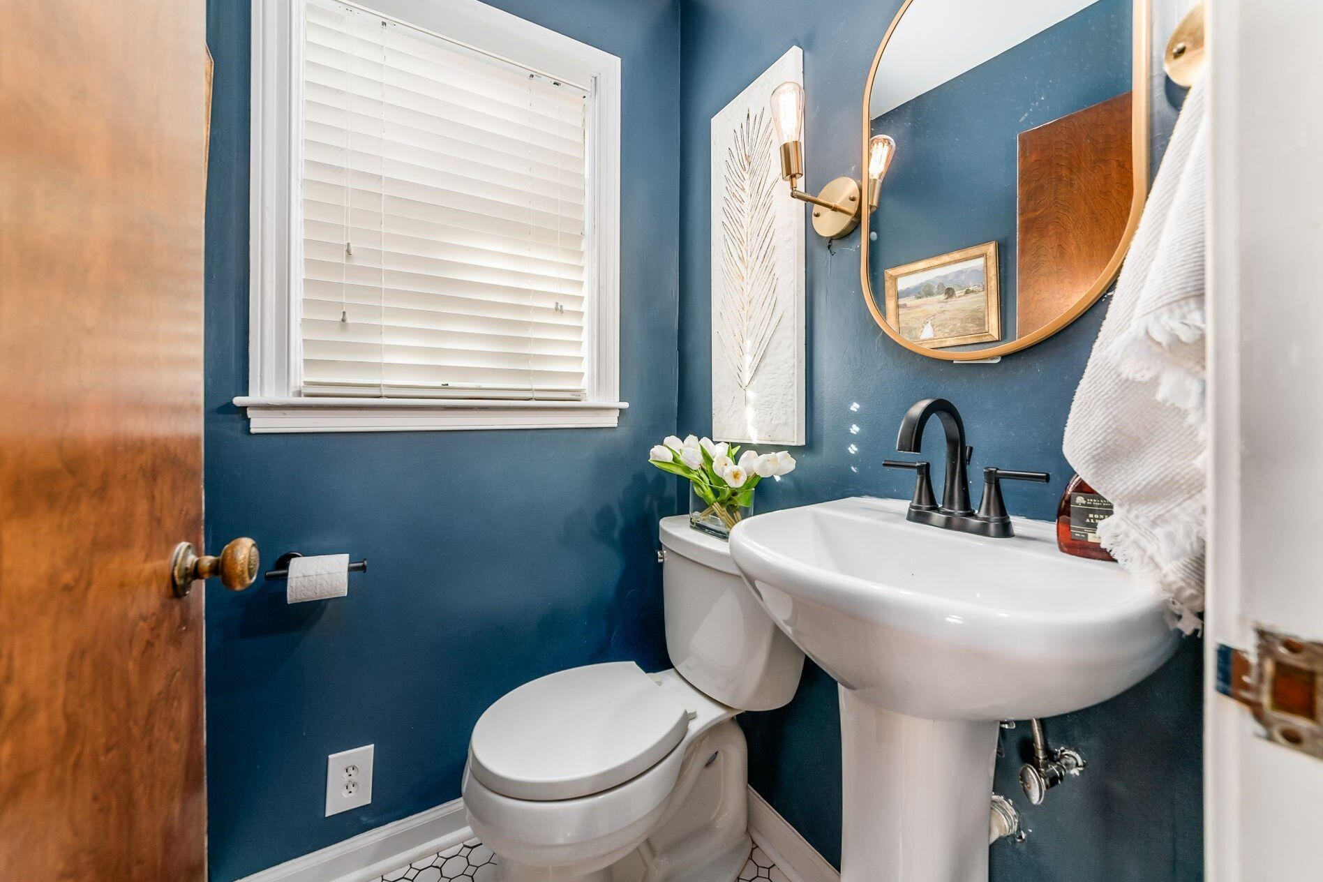 233 Richards Rd, Columbus OH 43214-3738 exterior