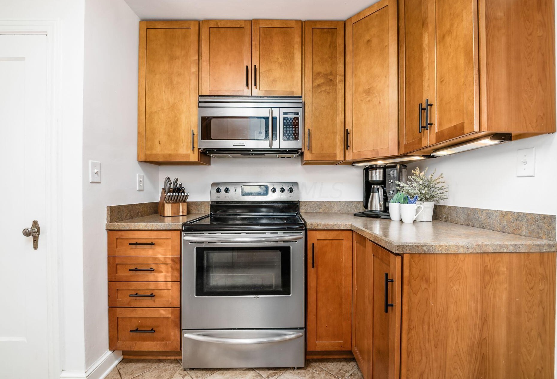 233 Richards Rd, Columbus OH 43214-3738 exterior