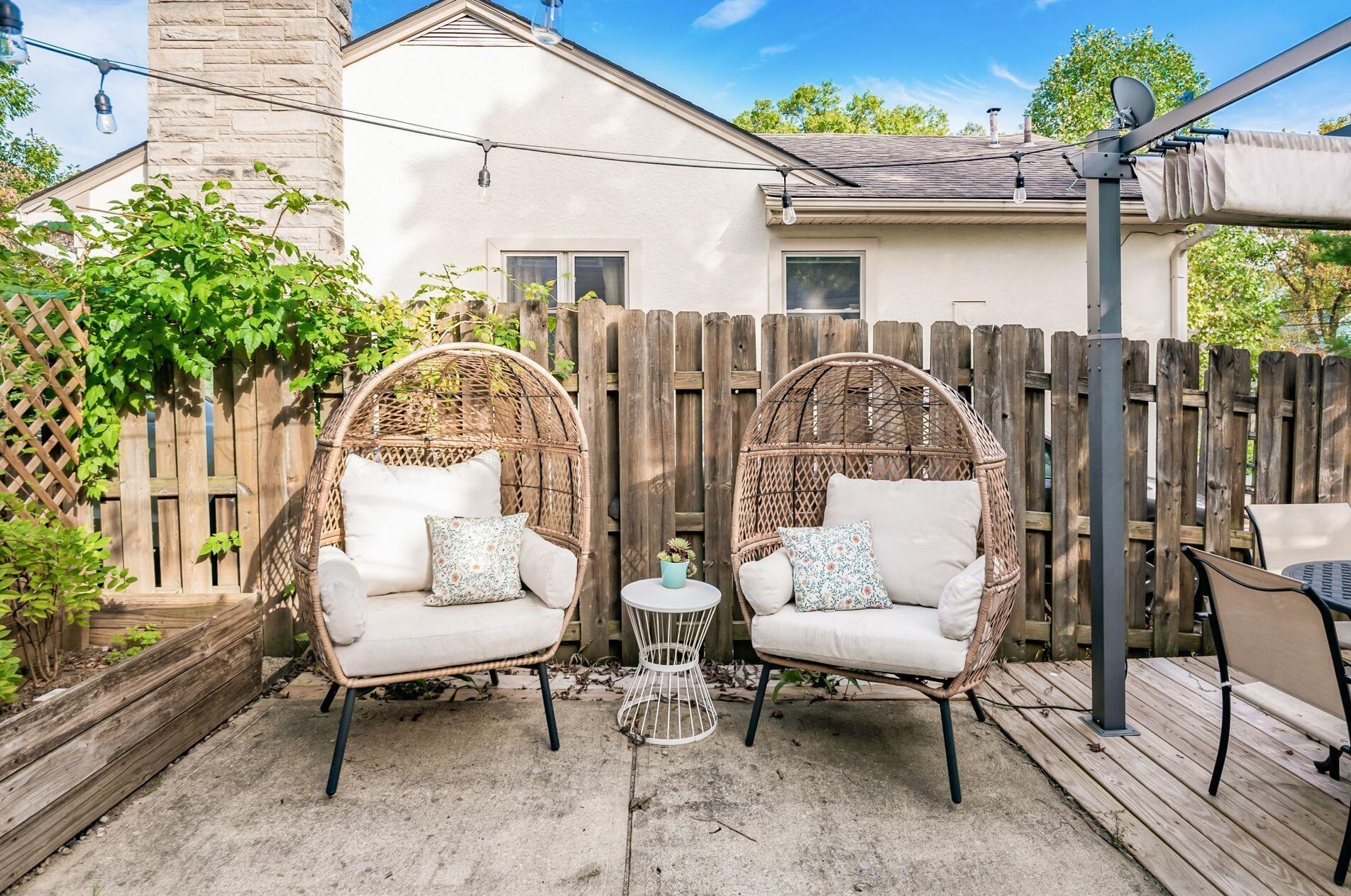 233 Richards Rd, Columbus OH 43214-3738 exterior