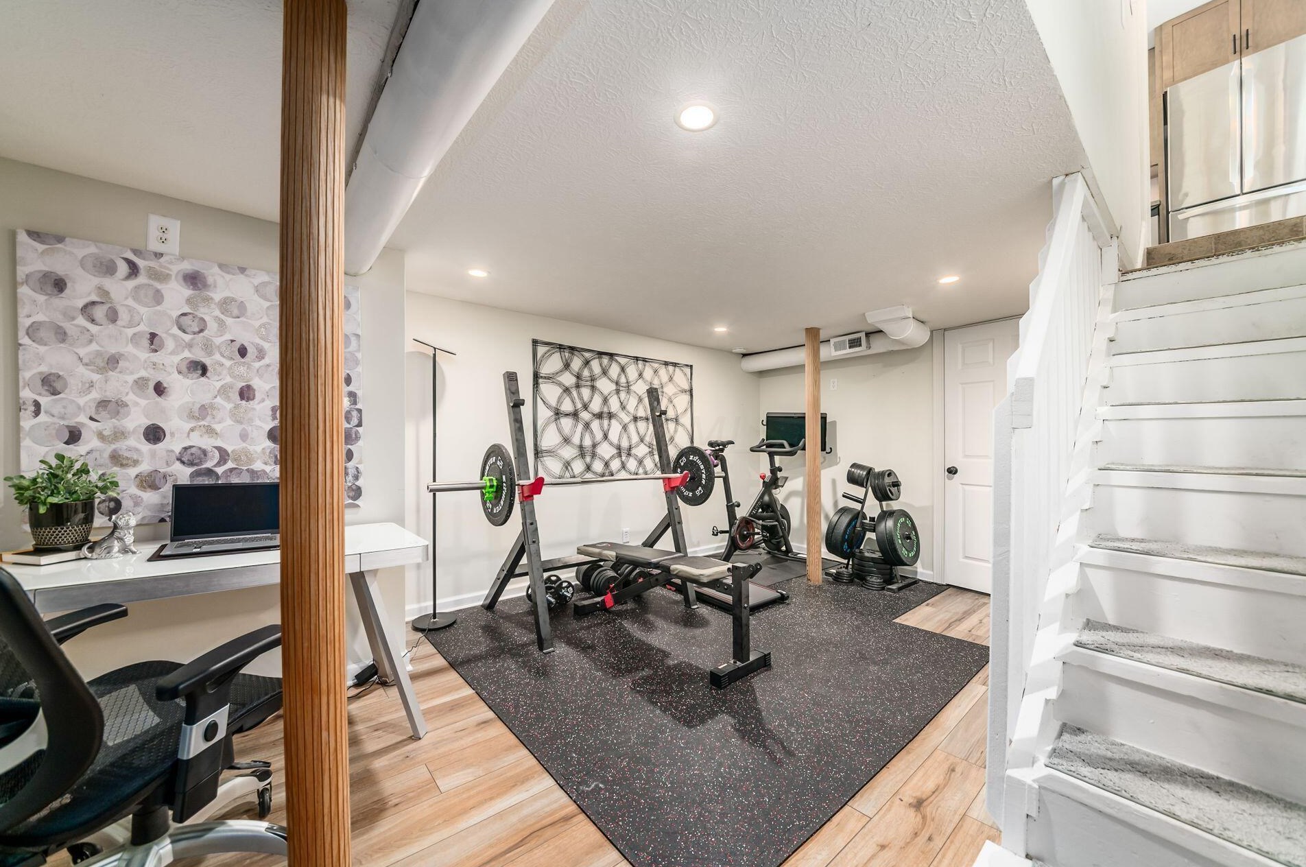 233 Richards Rd, Columbus OH 43214-3738 exterior