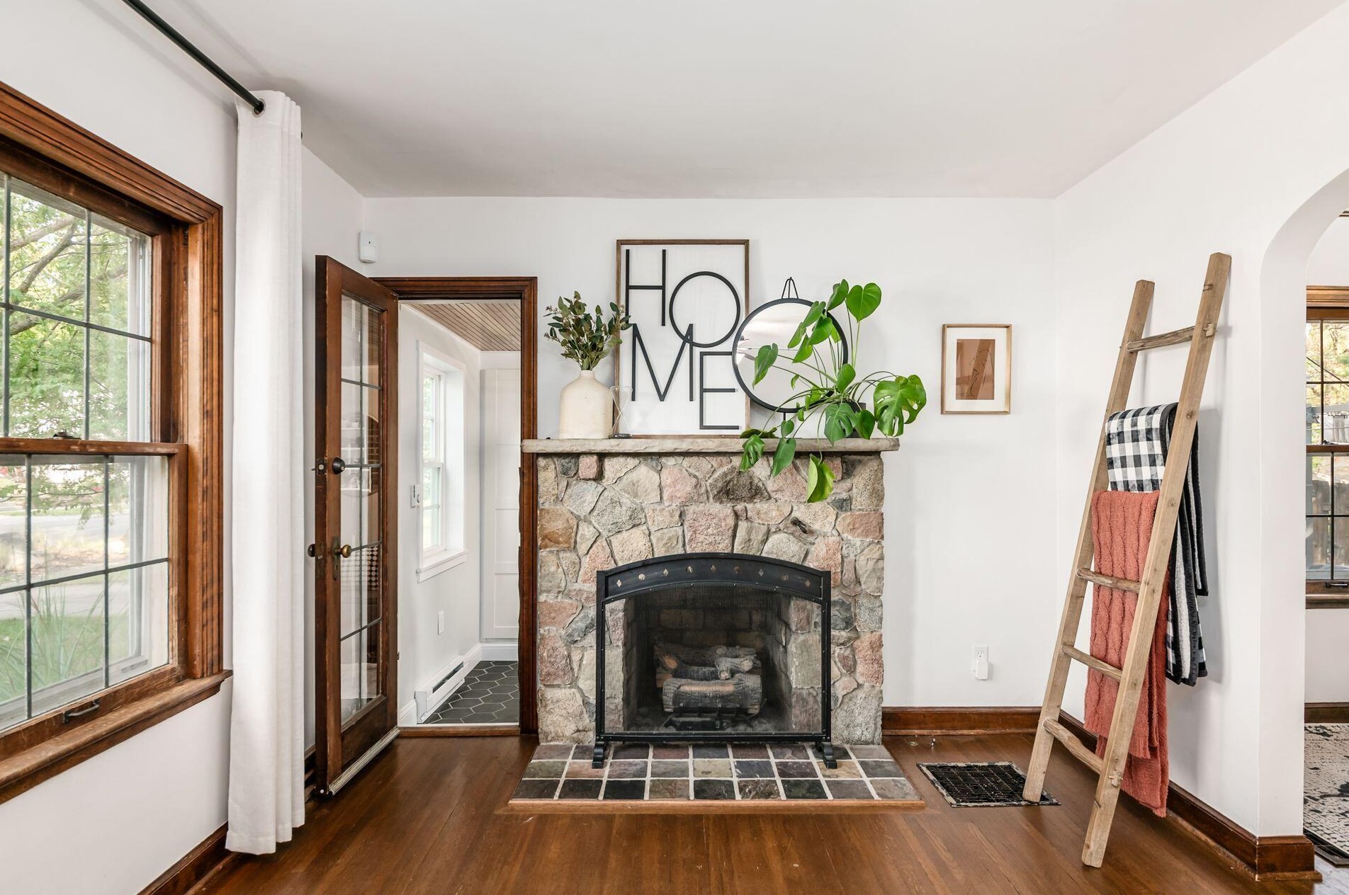 233 Richards Rd, Columbus OH 43214-3738 exterior