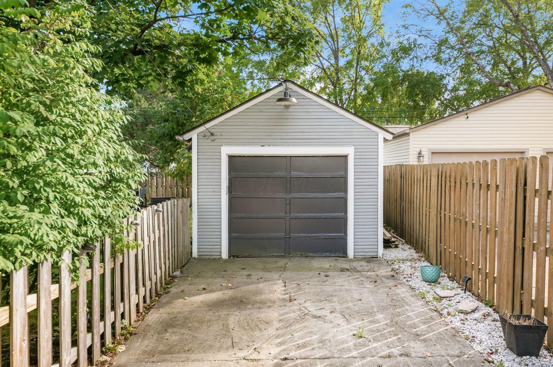 233 Richards Rd, Columbus OH 43214-3738 exterior