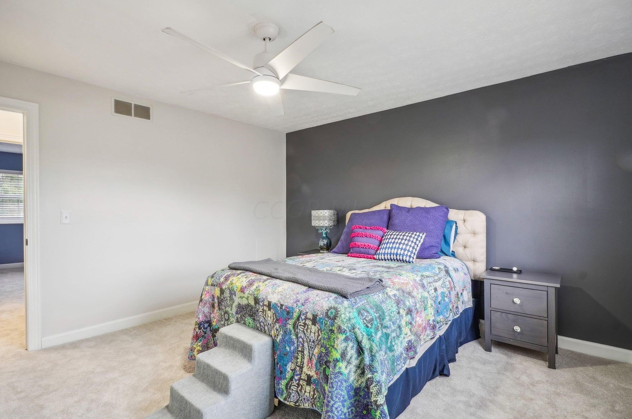 1227 Weybridge Rd, Columbus OH 43220-8102 exterior