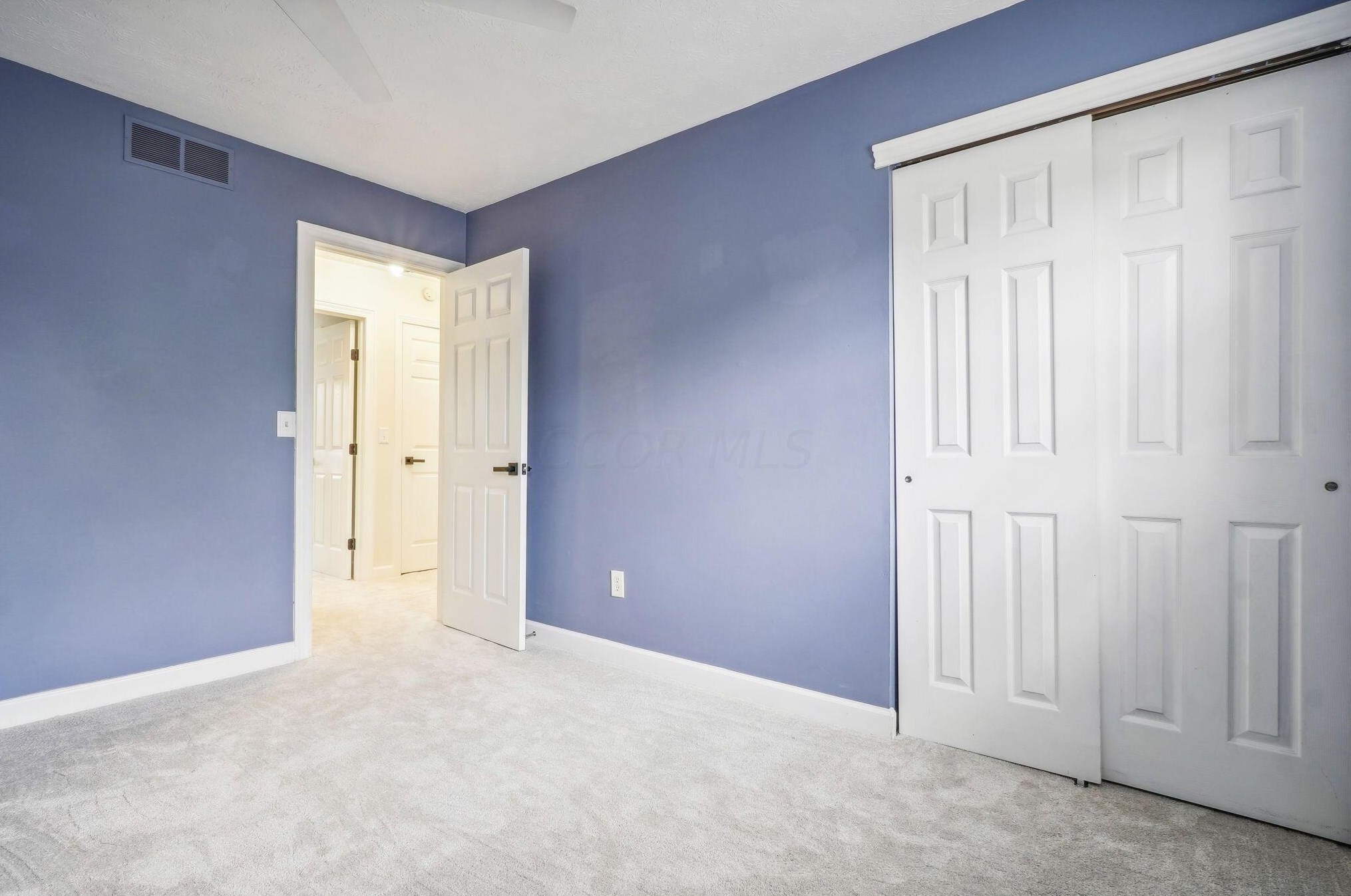 1227 Weybridge Rd, Columbus OH 43220-8102 exterior