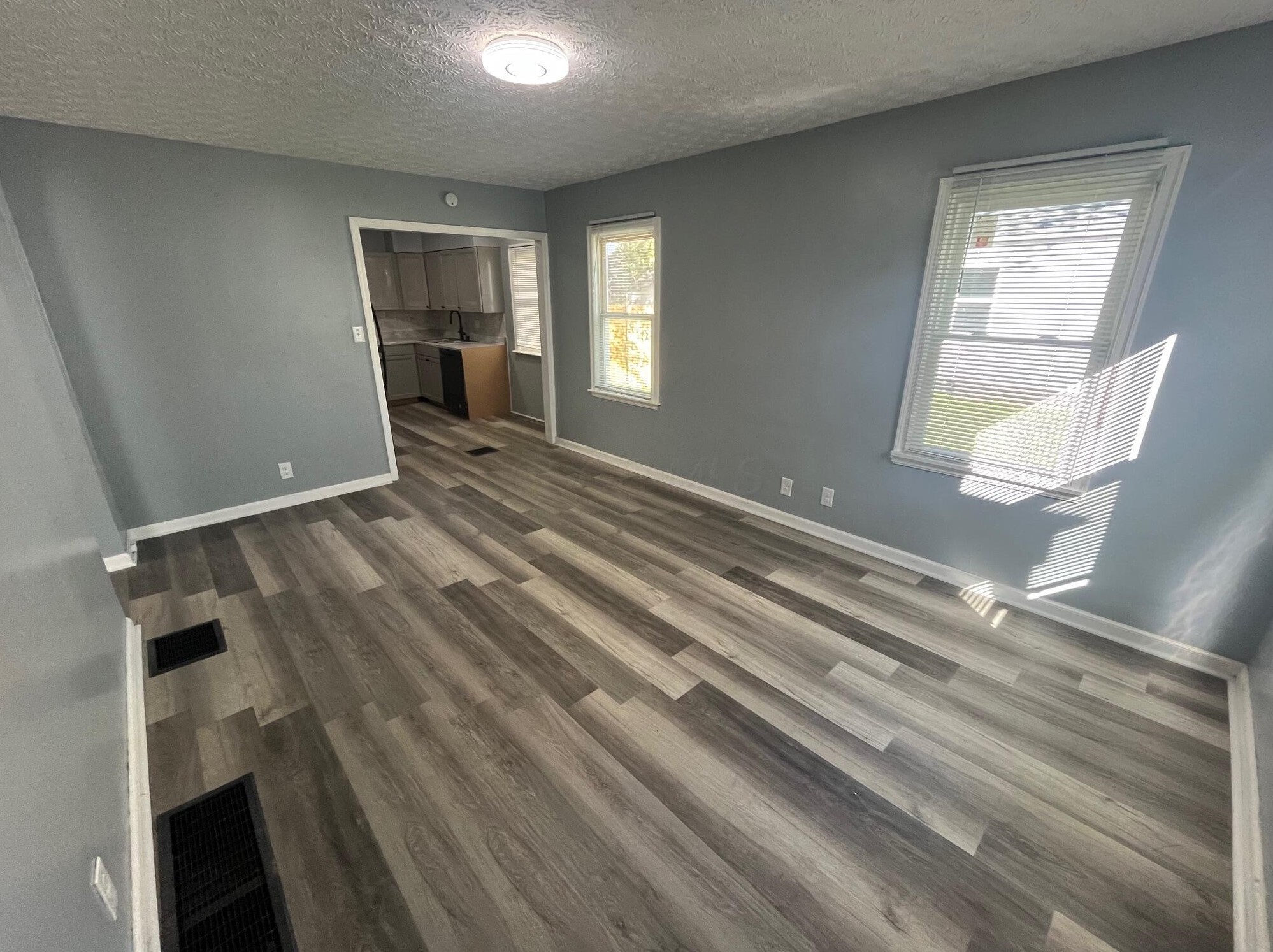 2403 Parkwood Ave, Columbus, OH 43211-1843