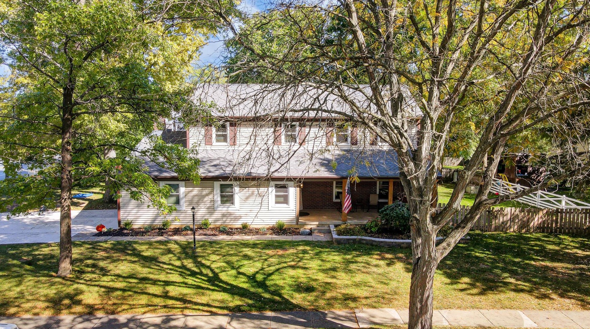 670 Suntree Dr, Westerville, OH 43081