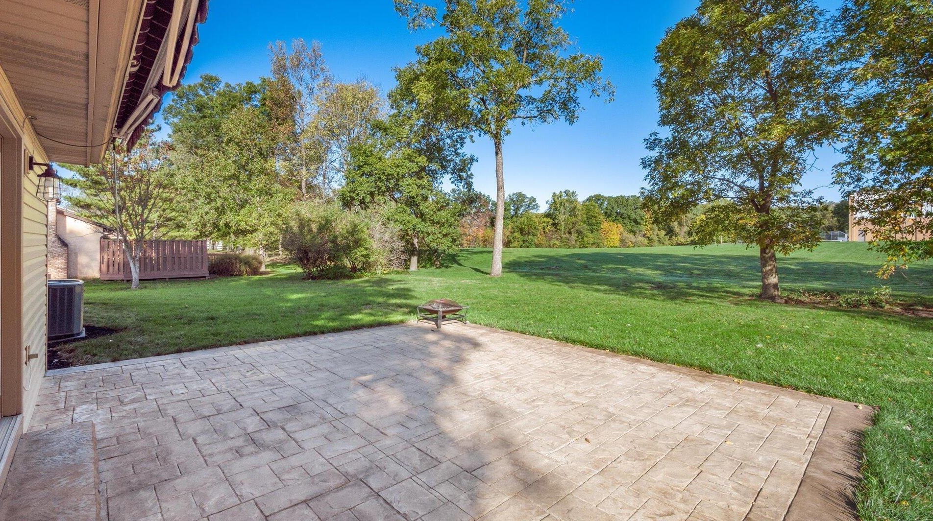 9918 Oxford Dr, Pickerington, OH 43147