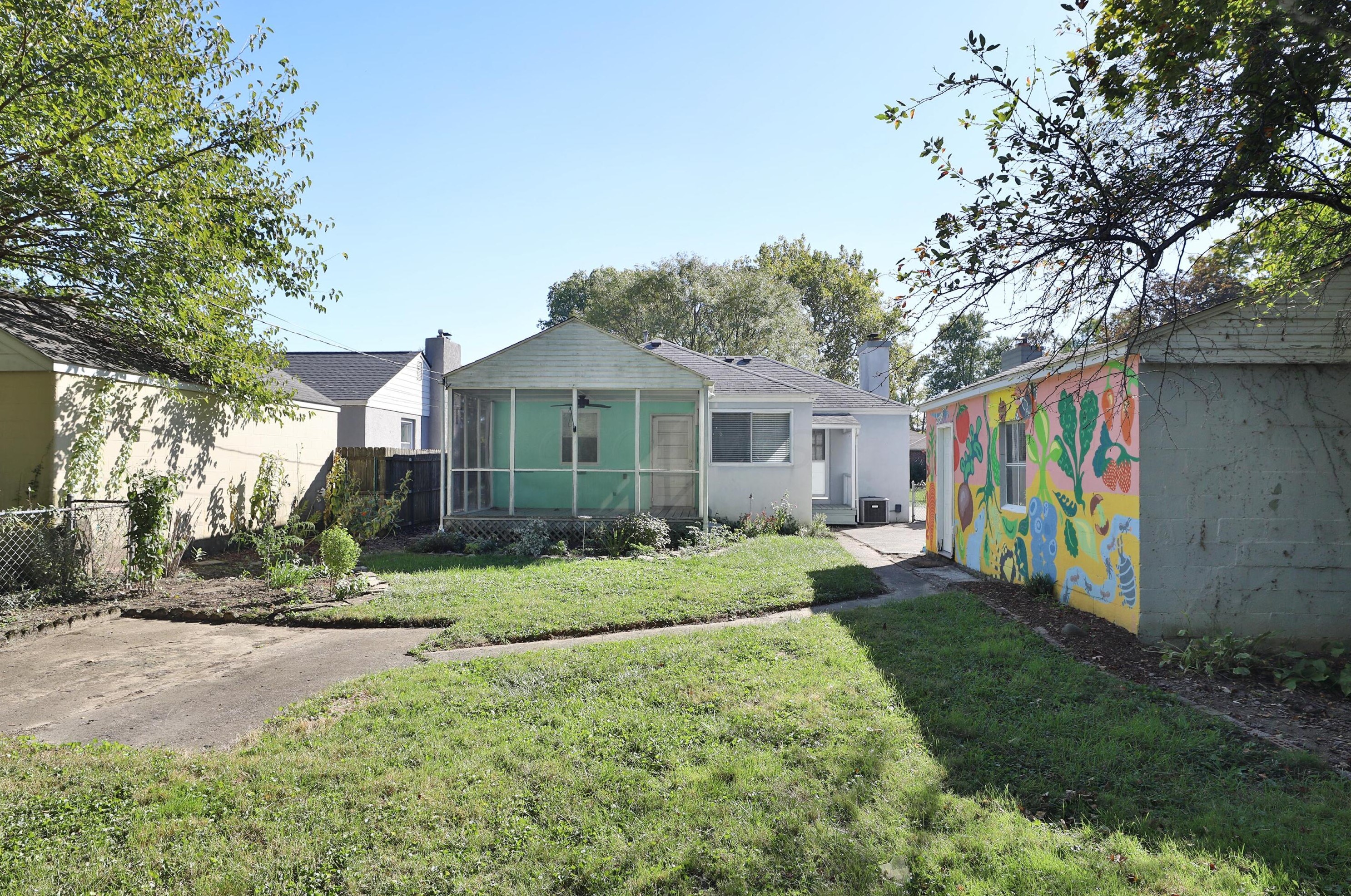 350 Weisheimer Rd, Columbus OH 43214-2150 exterior