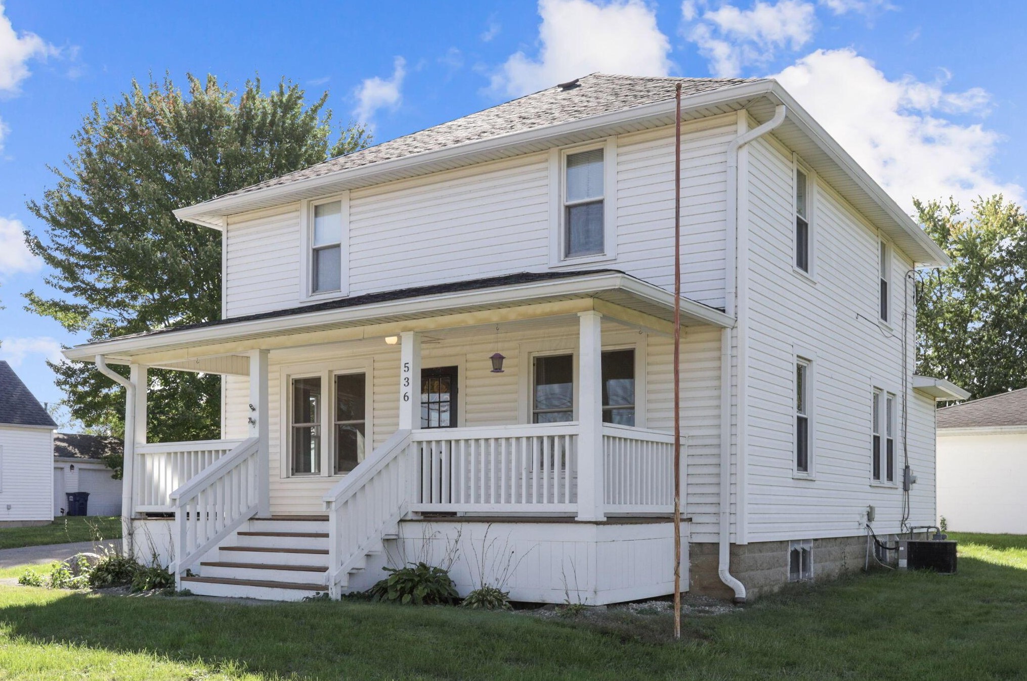 536 E Main St, Hebron, OH 43025