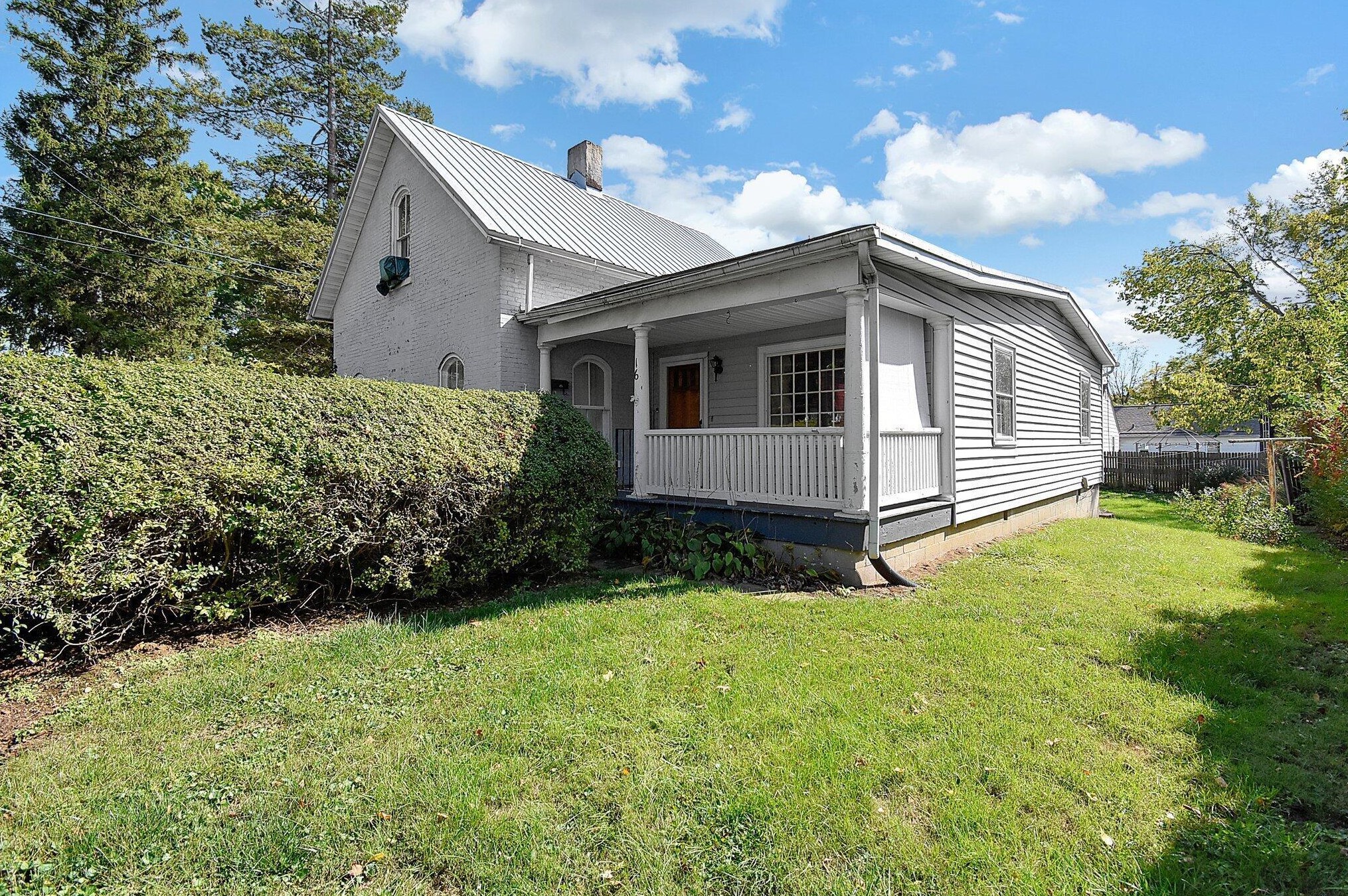 16 Elizabeth St, Mount Vernon, OH 43050