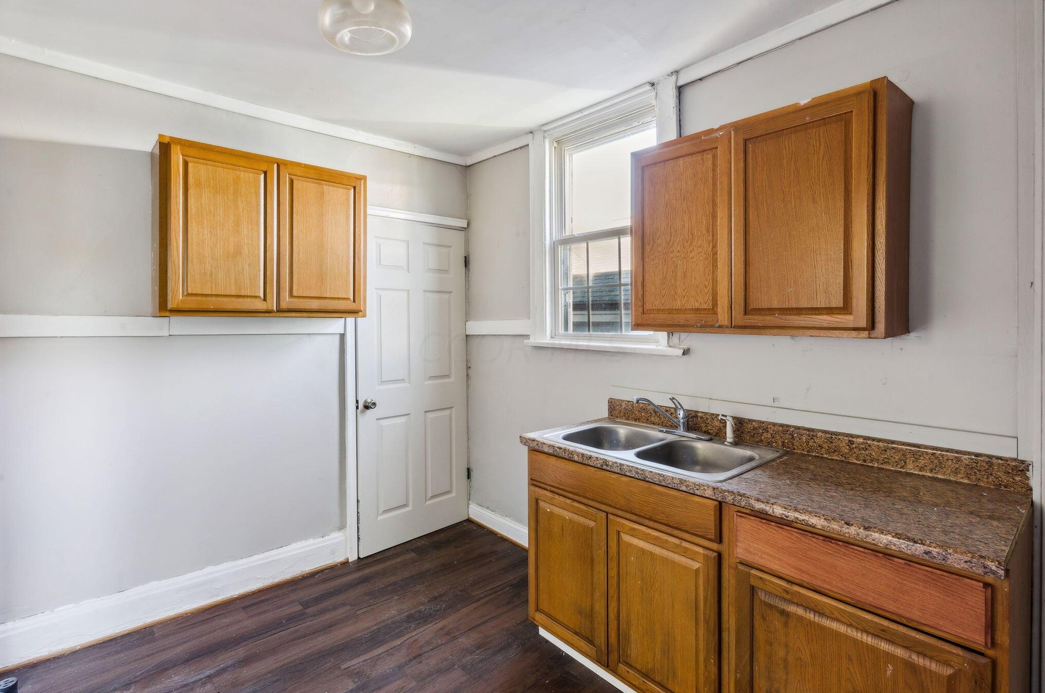 1058 Heyl Ave, Columbus OH 43206-2983 exterior