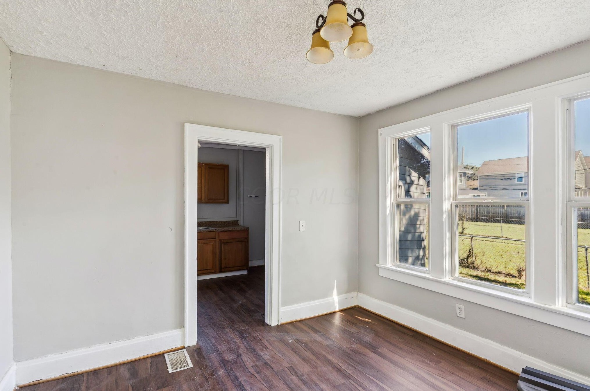 1058 Heyl Ave, Columbus OH 43206-2983 exterior