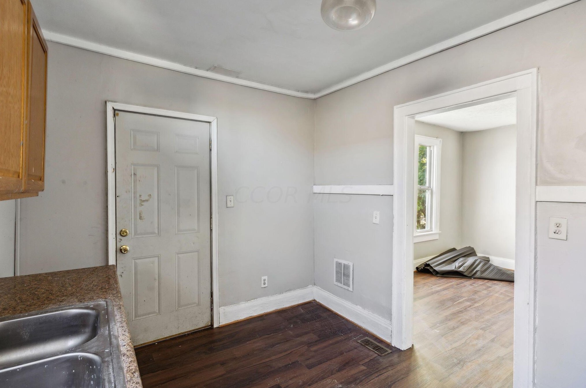 1058 Heyl Ave, Columbus OH 43206-2983 exterior