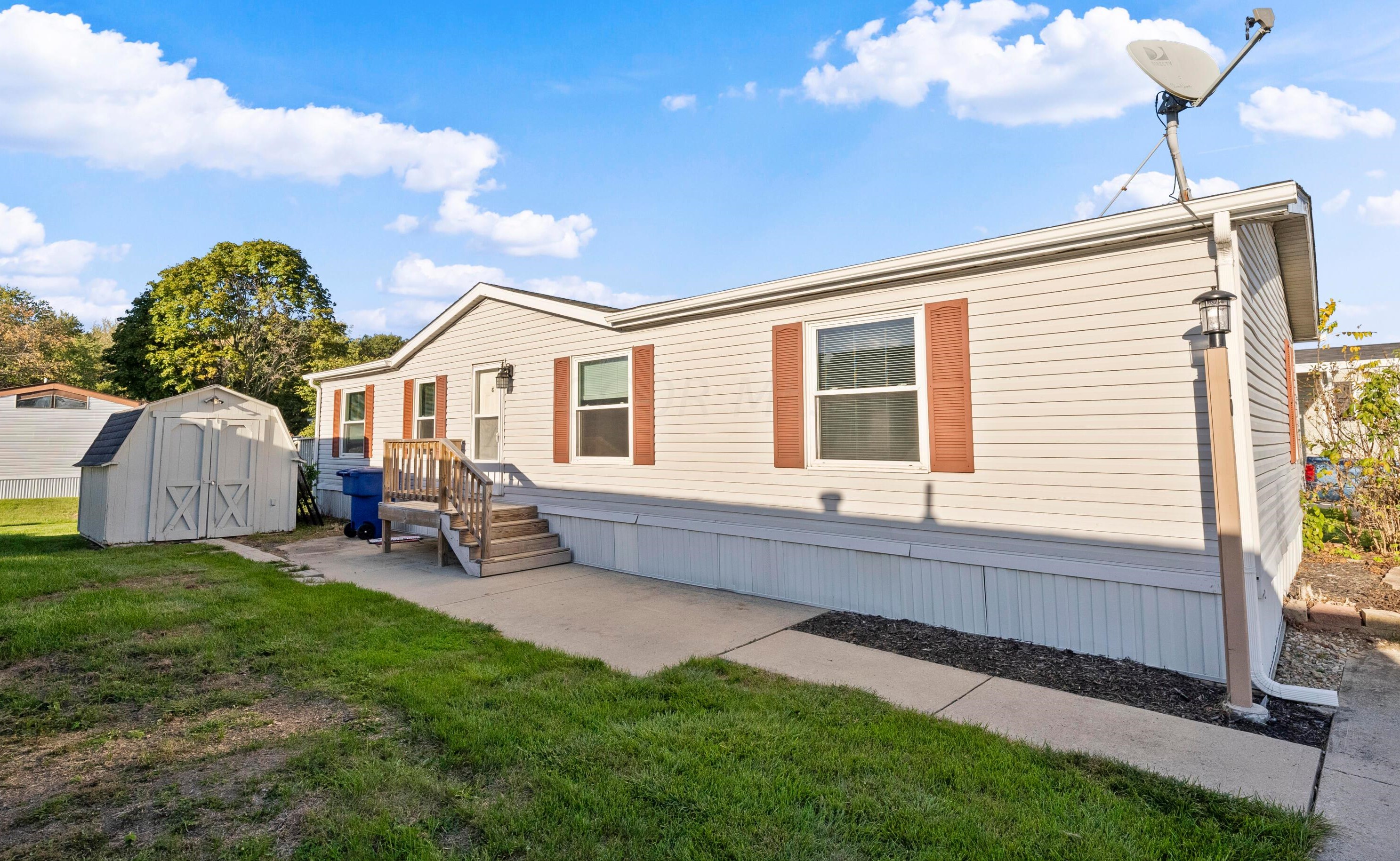 10 Winter Pine Dr, Delaware, OH 43015