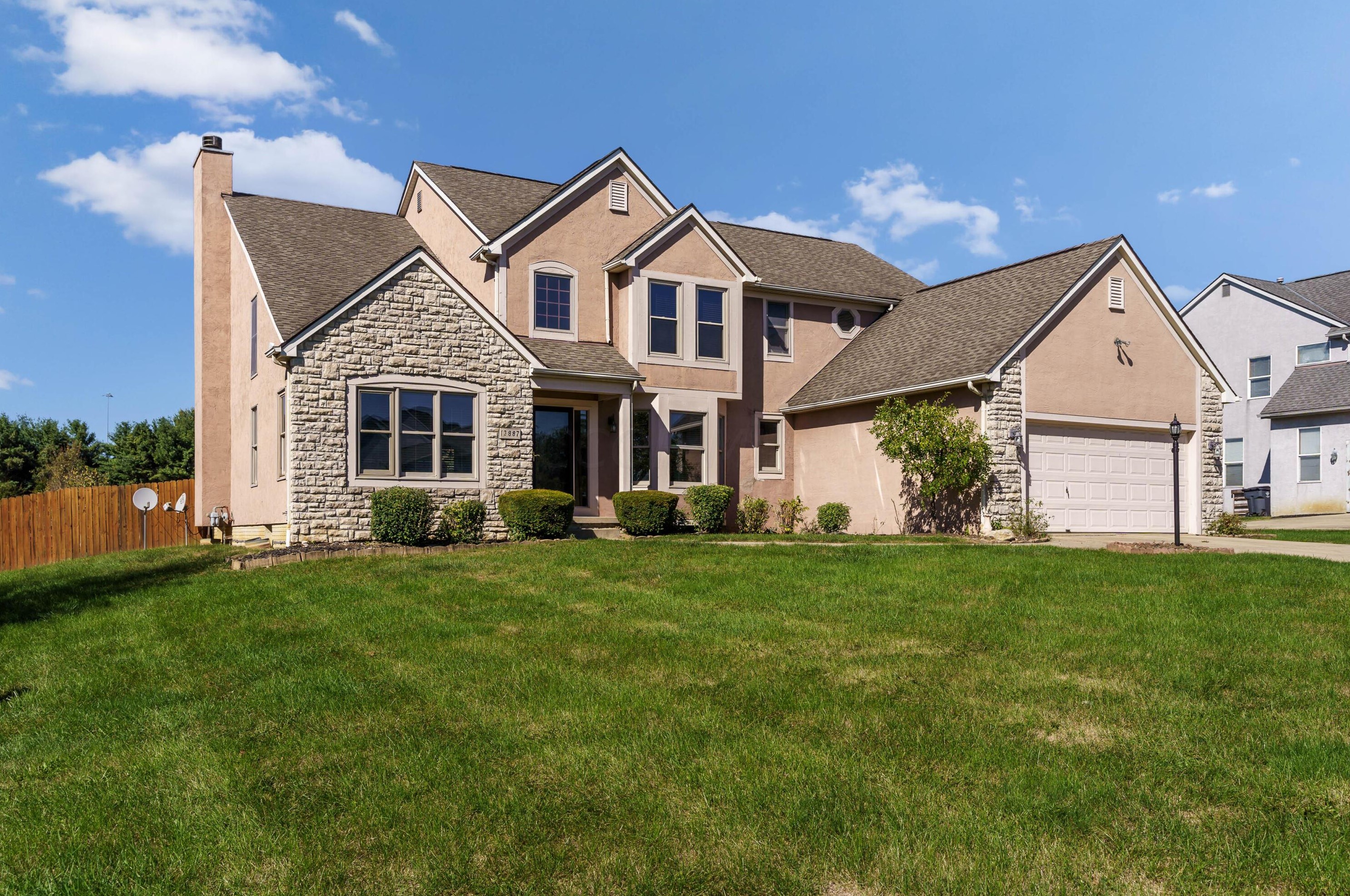 13887 Sunladen Dr Nw, Pickerington, OH 43147