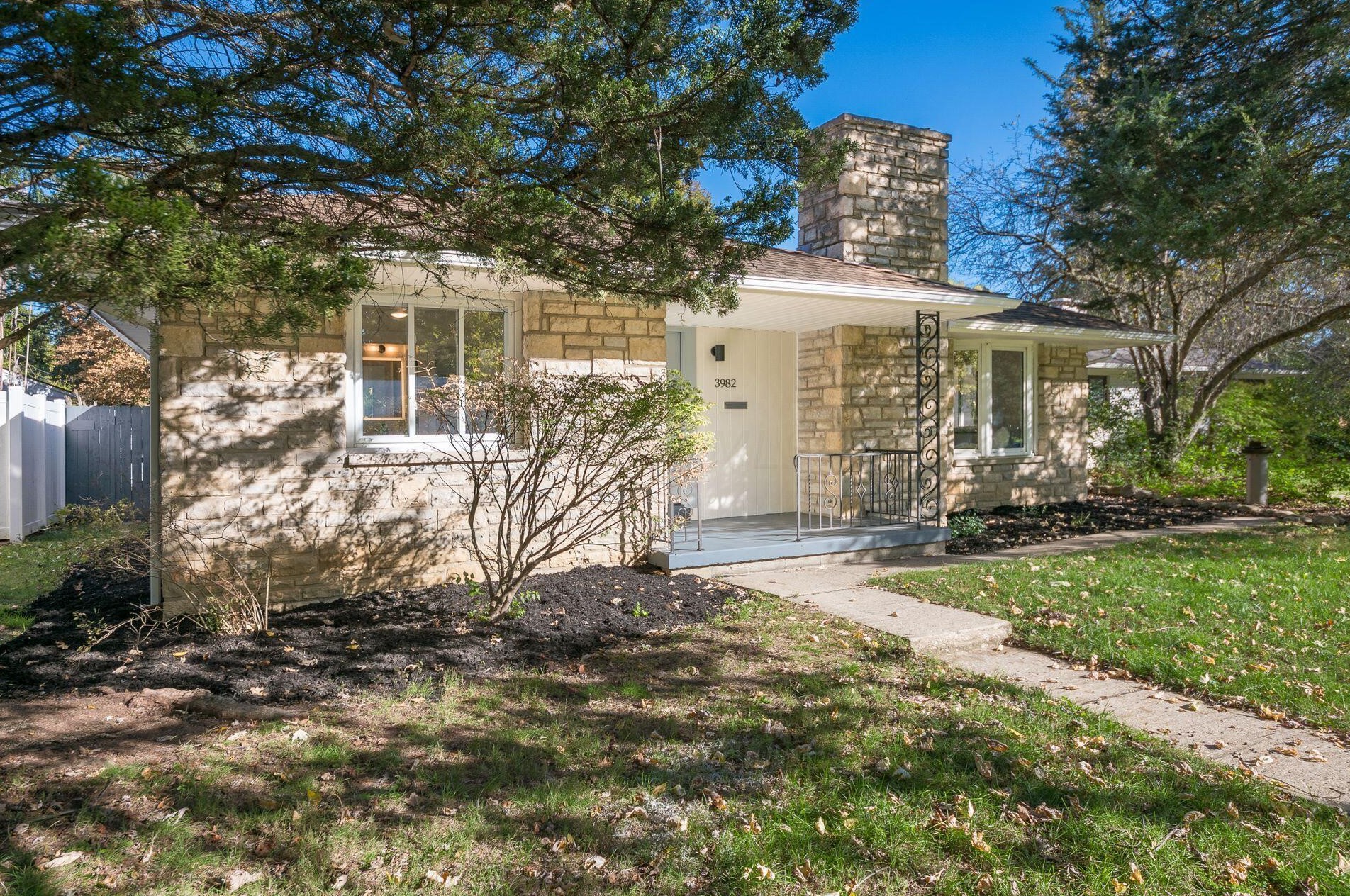 3982 N High St, Sharon Township, OH 43214