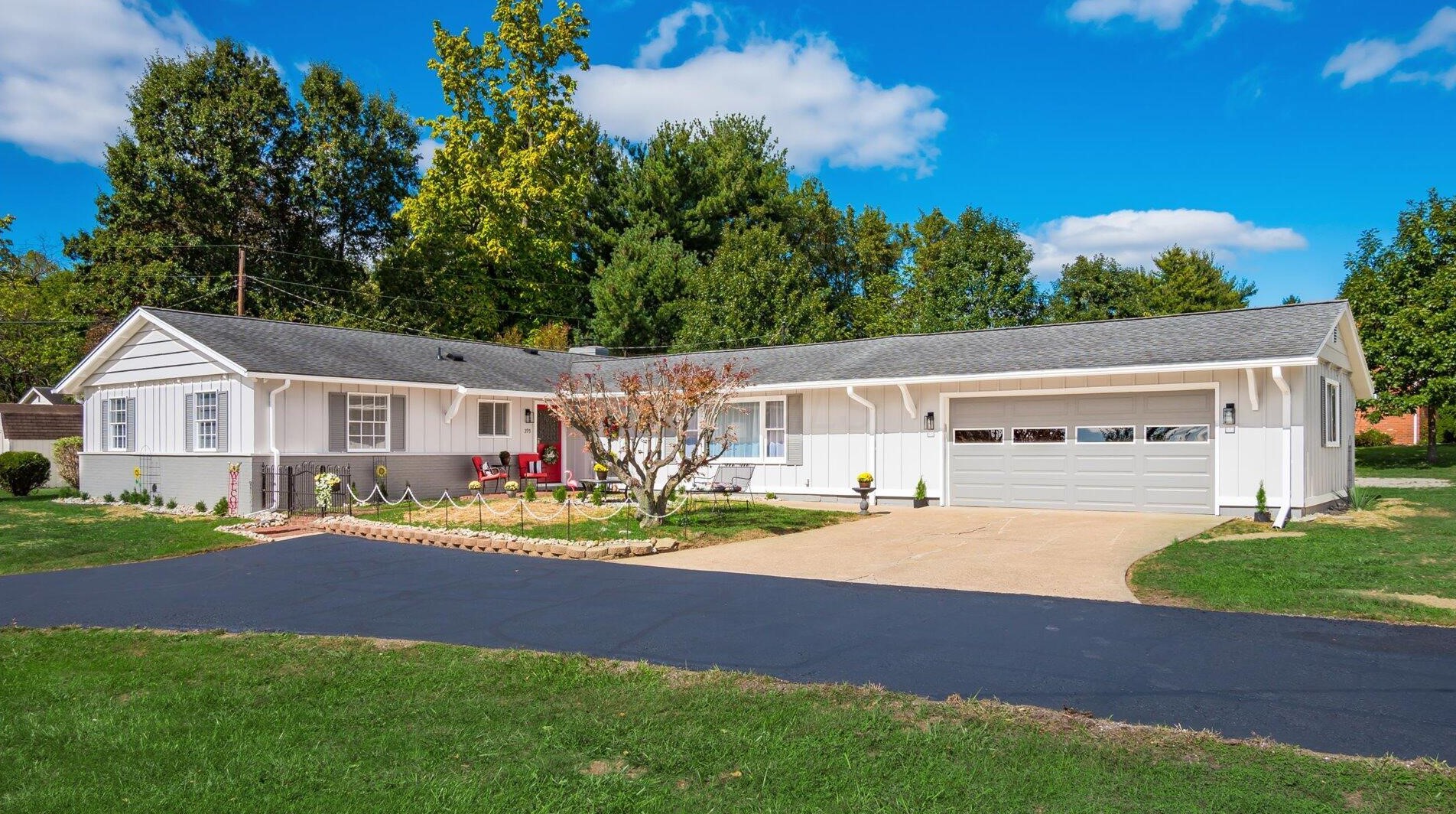 395 Skyline Dr, Zanesville, OH 43701