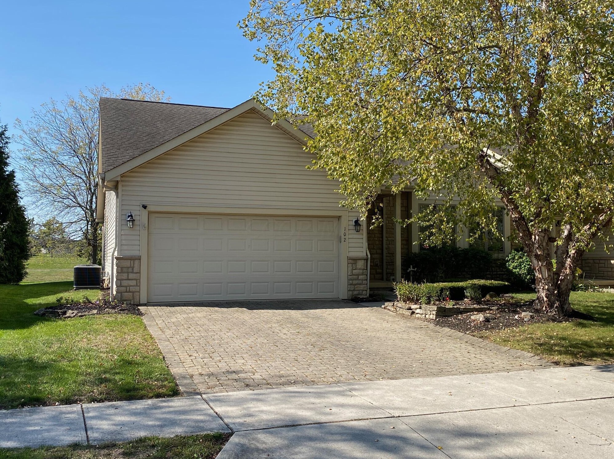 102 Braddington Ct, Delaware, OH 43015