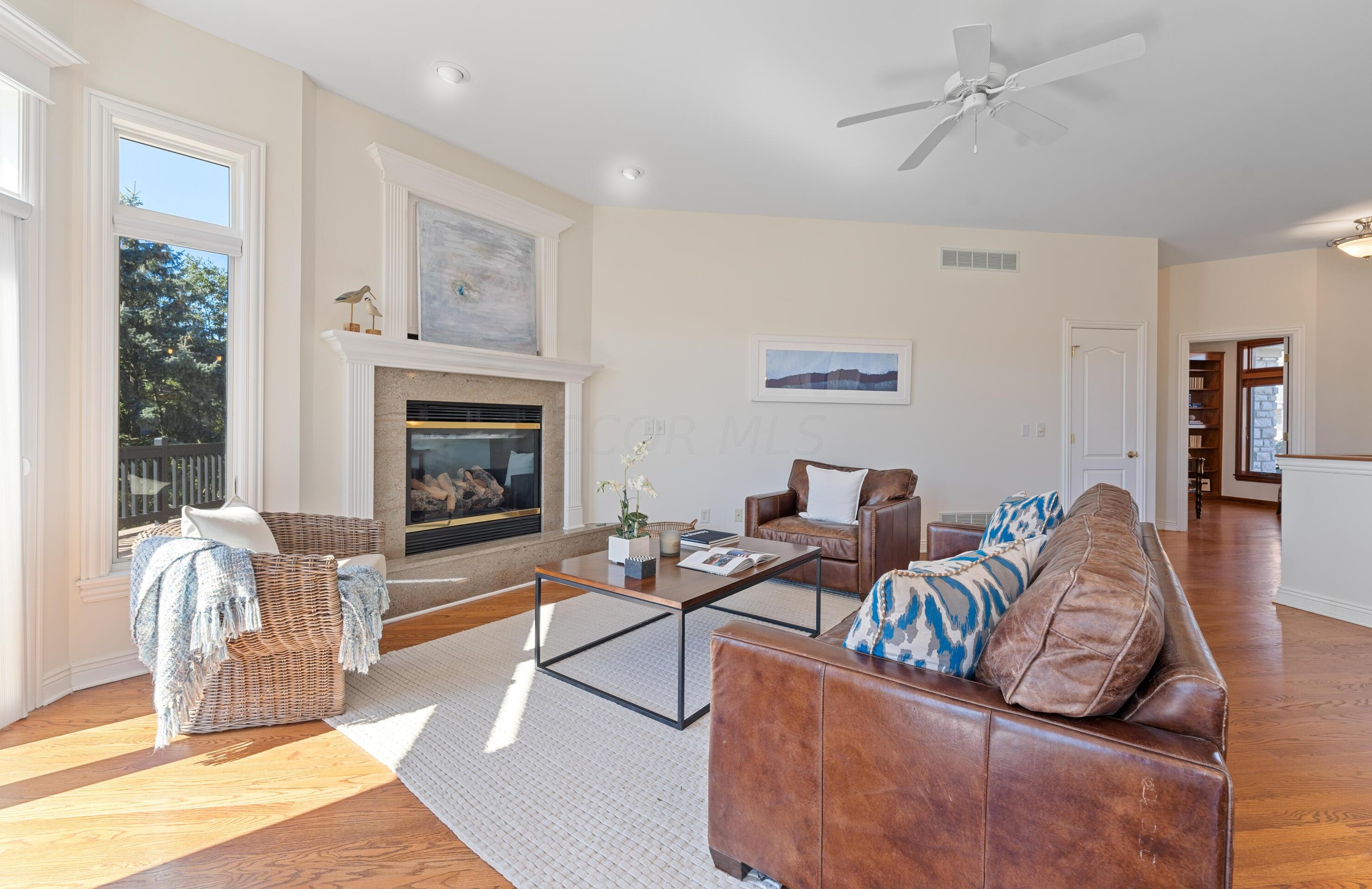 1879 Lake Shore Dr, Columbus OH 43204-4964 exterior