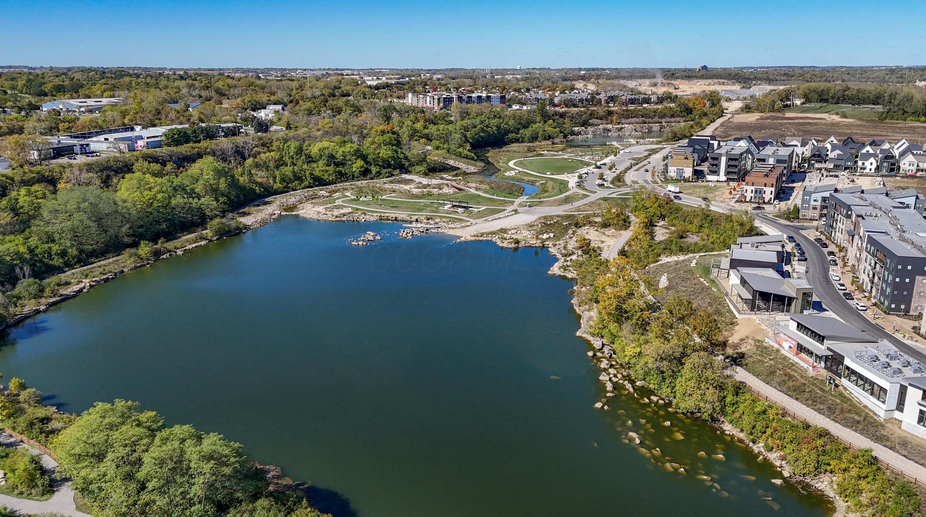 1879 Lake Shore Dr, Columbus OH 43204-4964 exterior