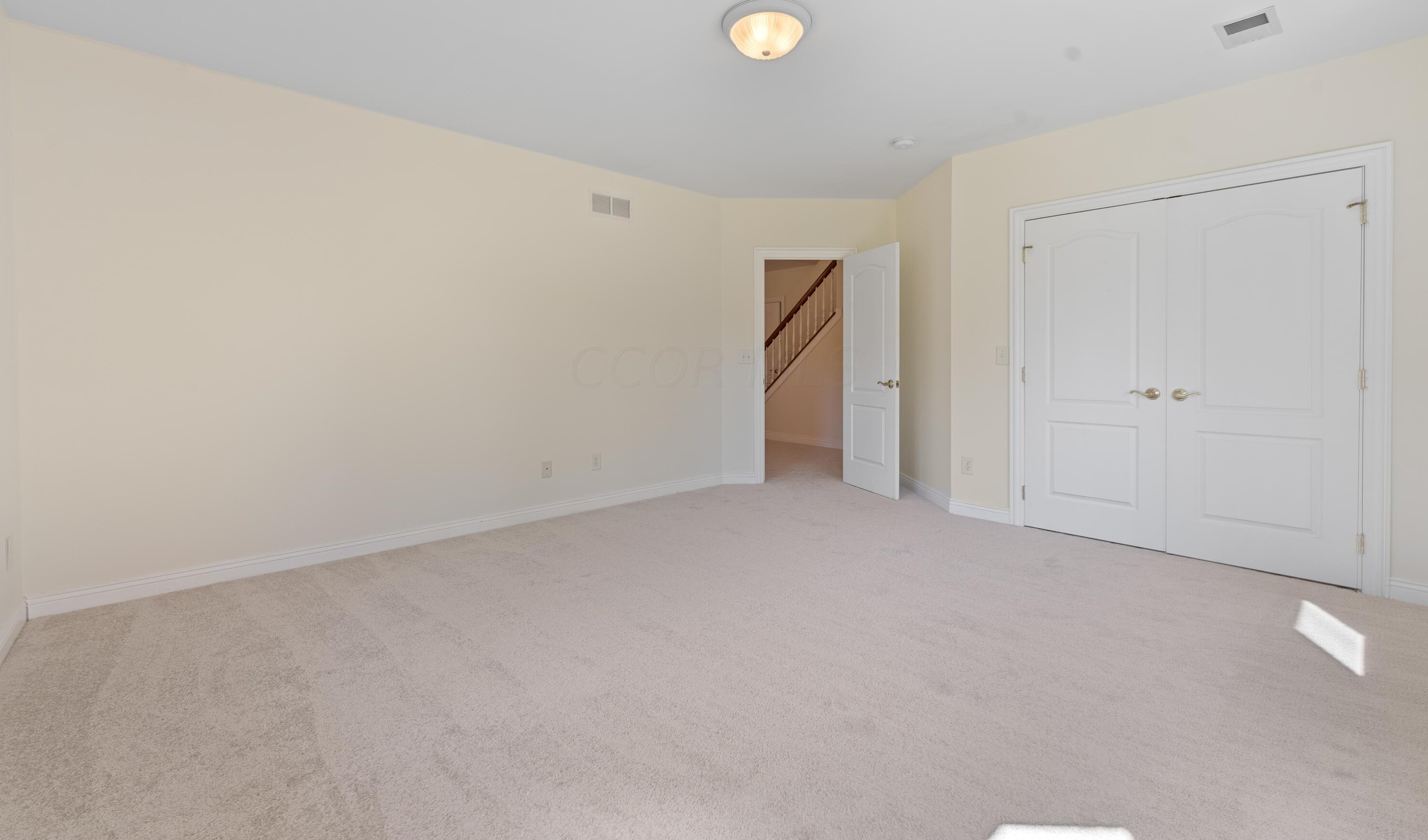 1879 Lake Shore Dr, Columbus OH 43204-4964 exterior