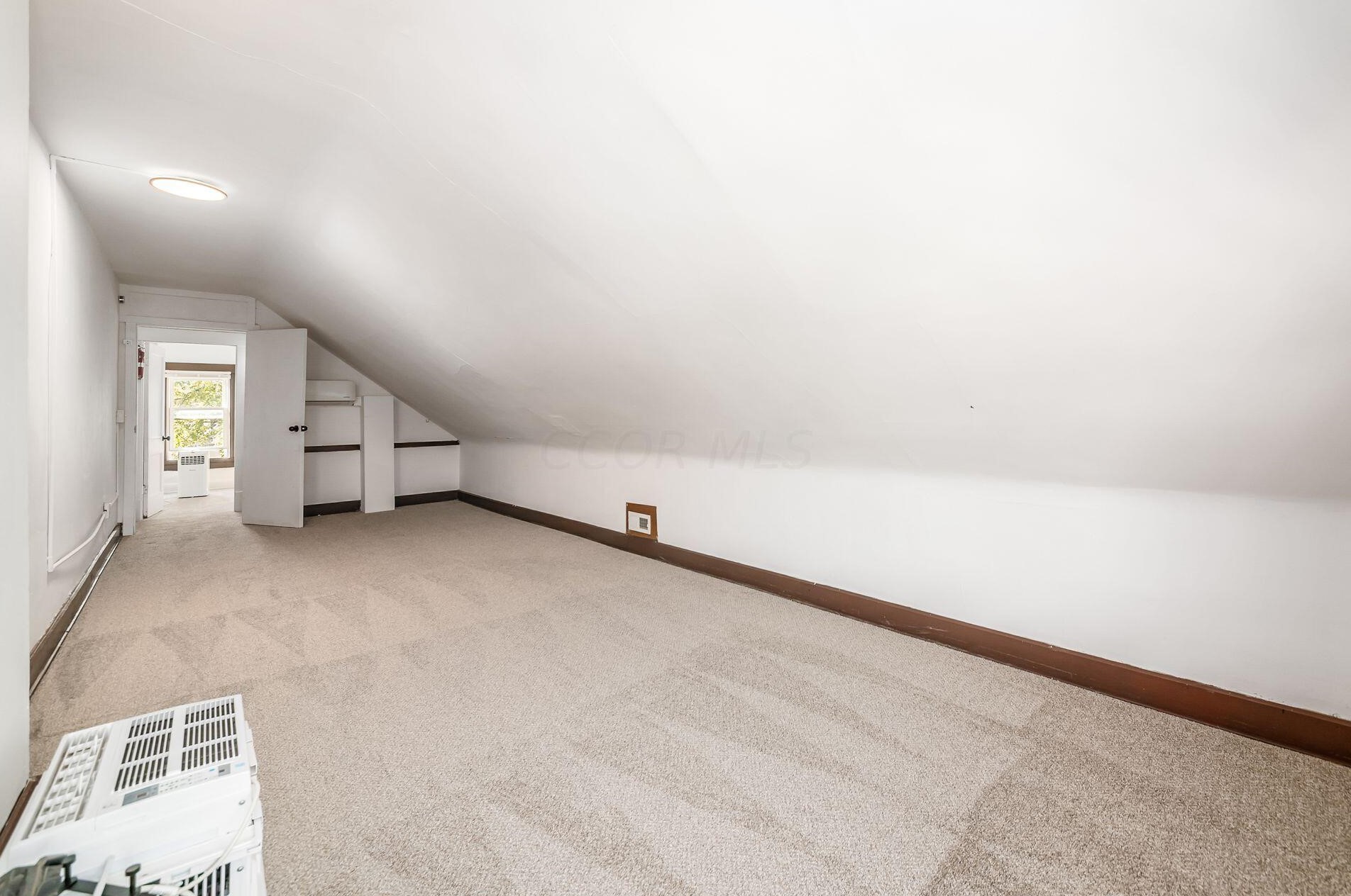 2243 Smt St, Columbus OH 43201-2106 exterior