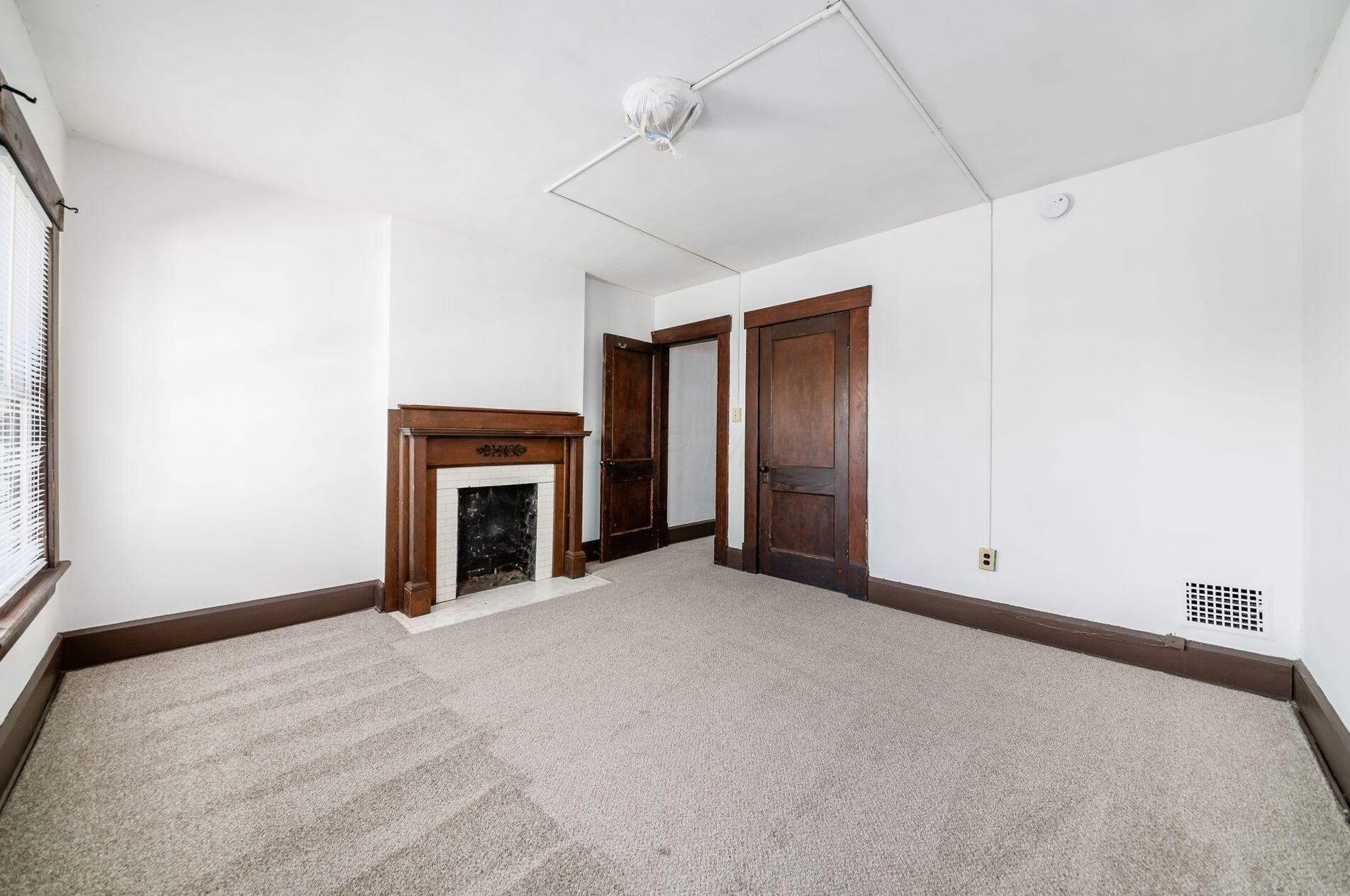 2243 Smt St, Columbus OH 43201-2106 exterior