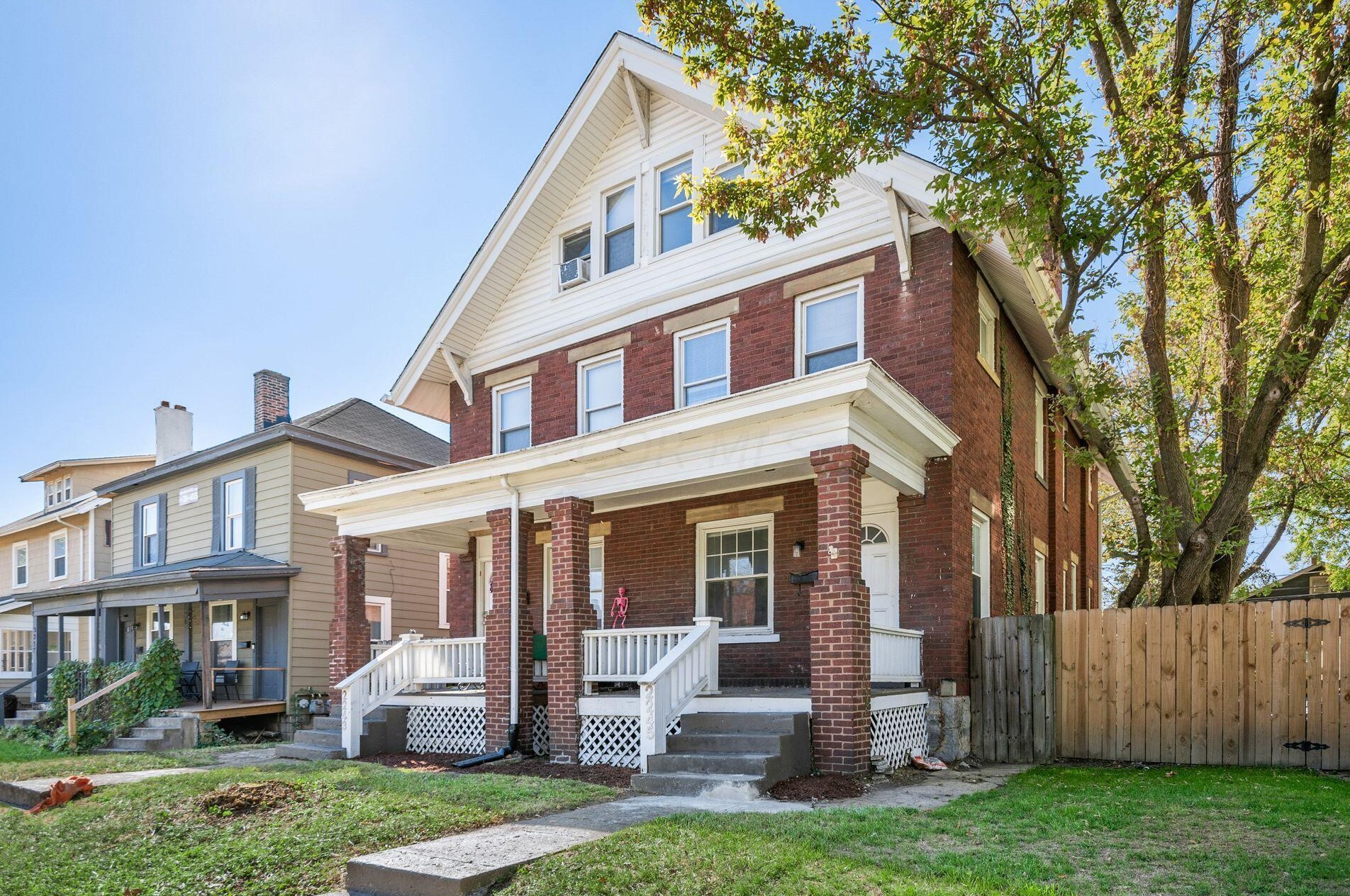 2243 Summit St, Columbus, OH 43202-3131