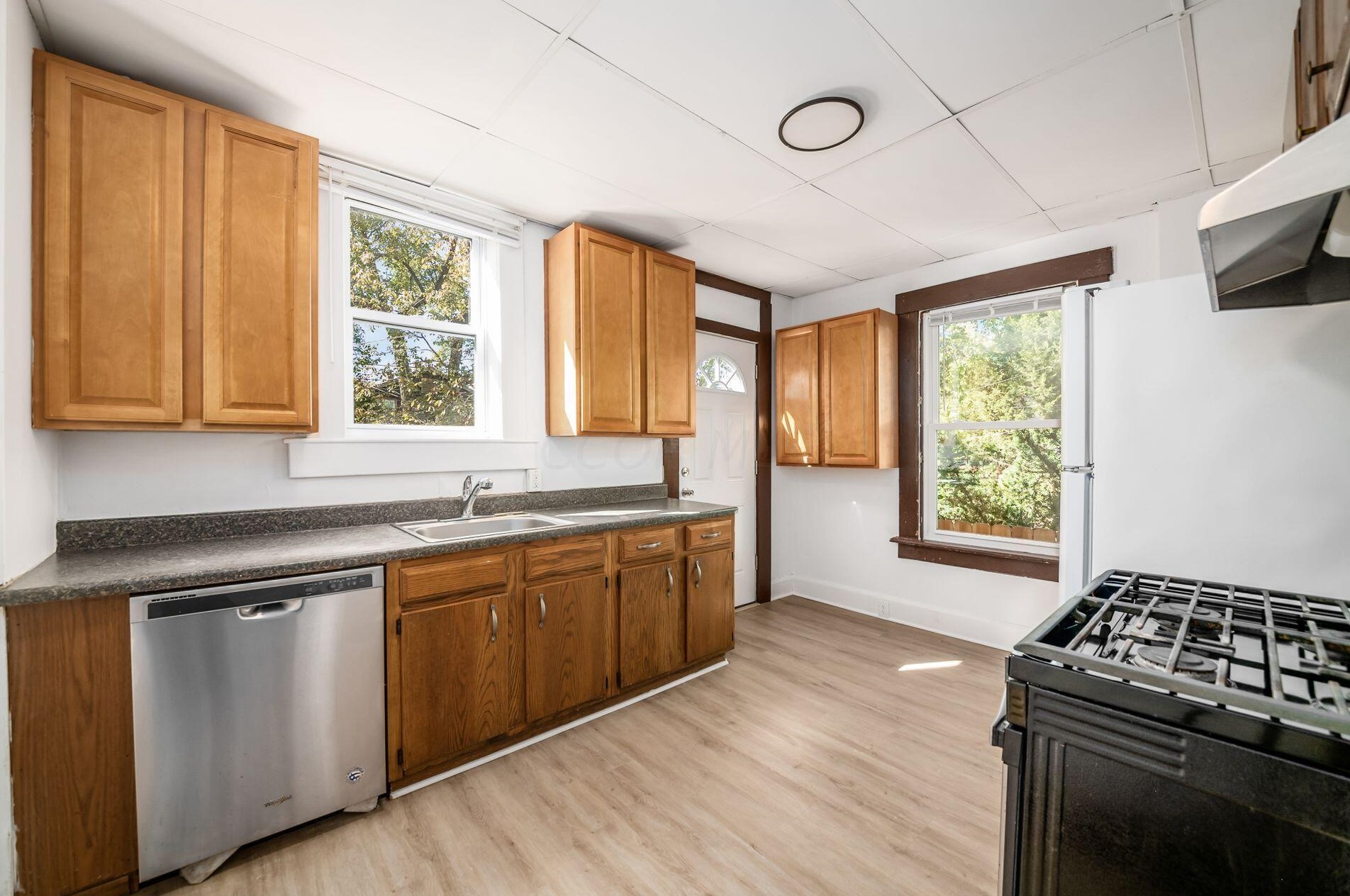 2243 Smt St, Columbus OH 43201-2106 exterior