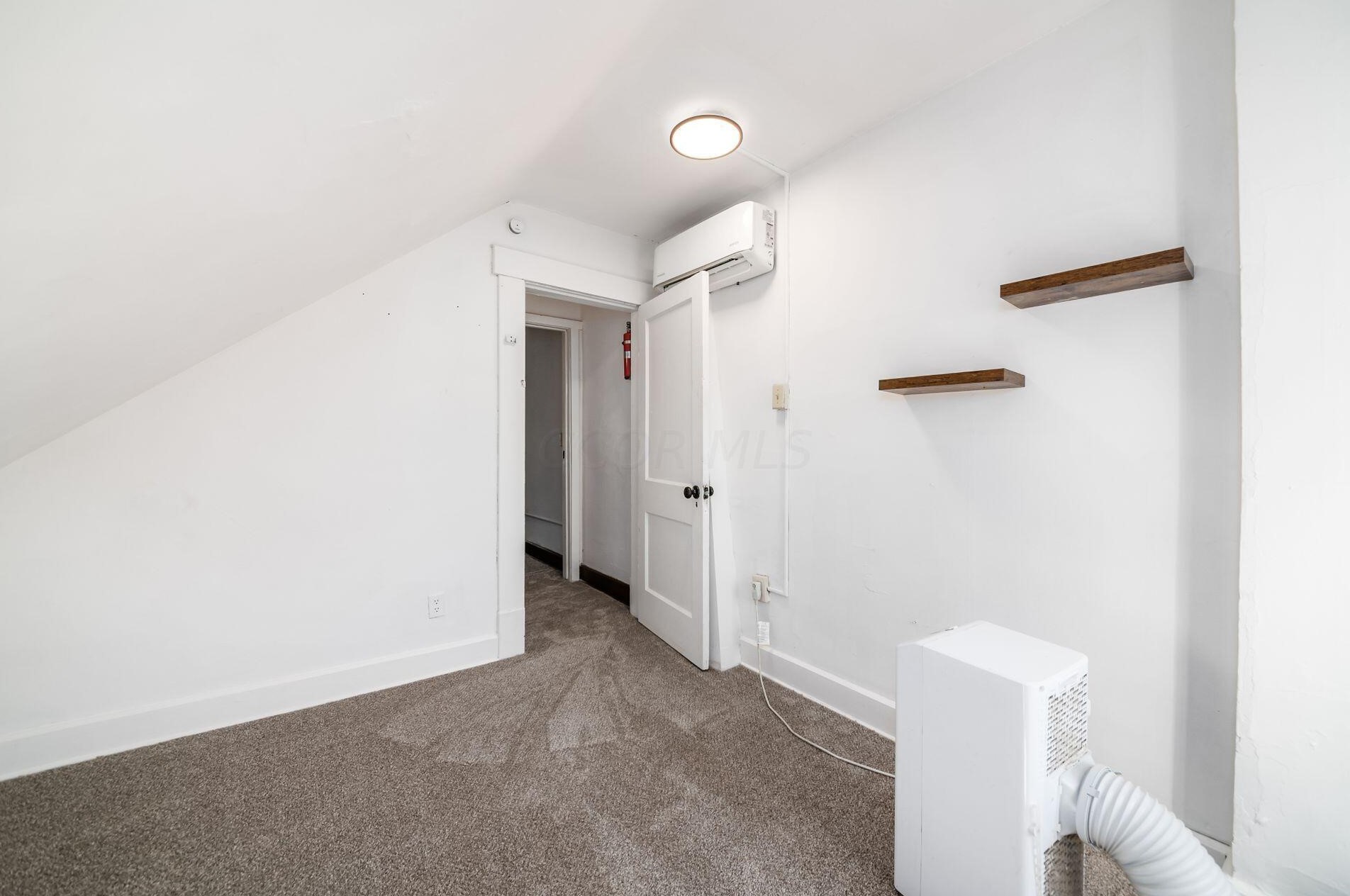 2243 Smt St, Columbus OH 43201-2106 exterior