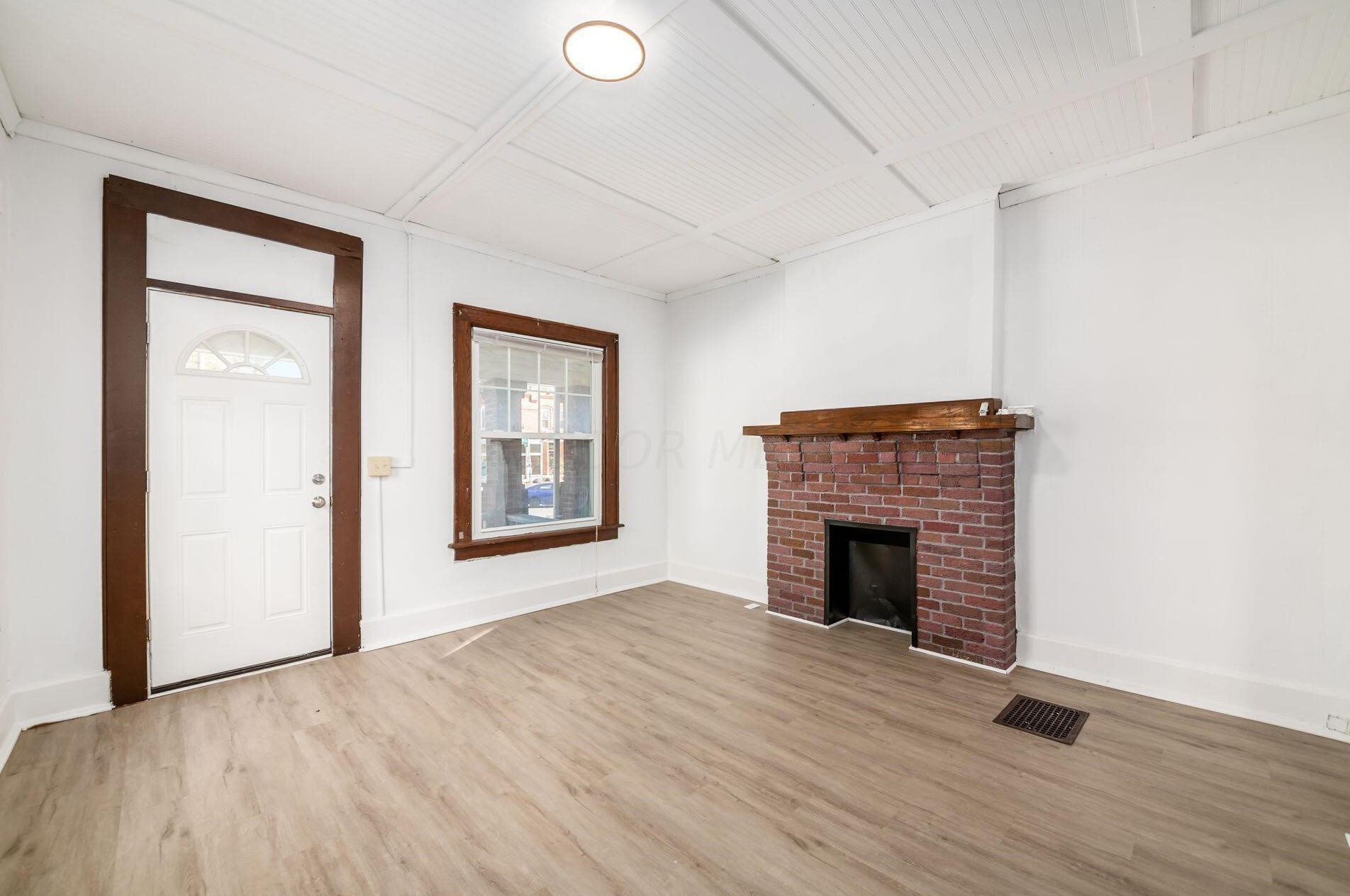 2243 Smt St, Columbus OH 43201-2106 exterior