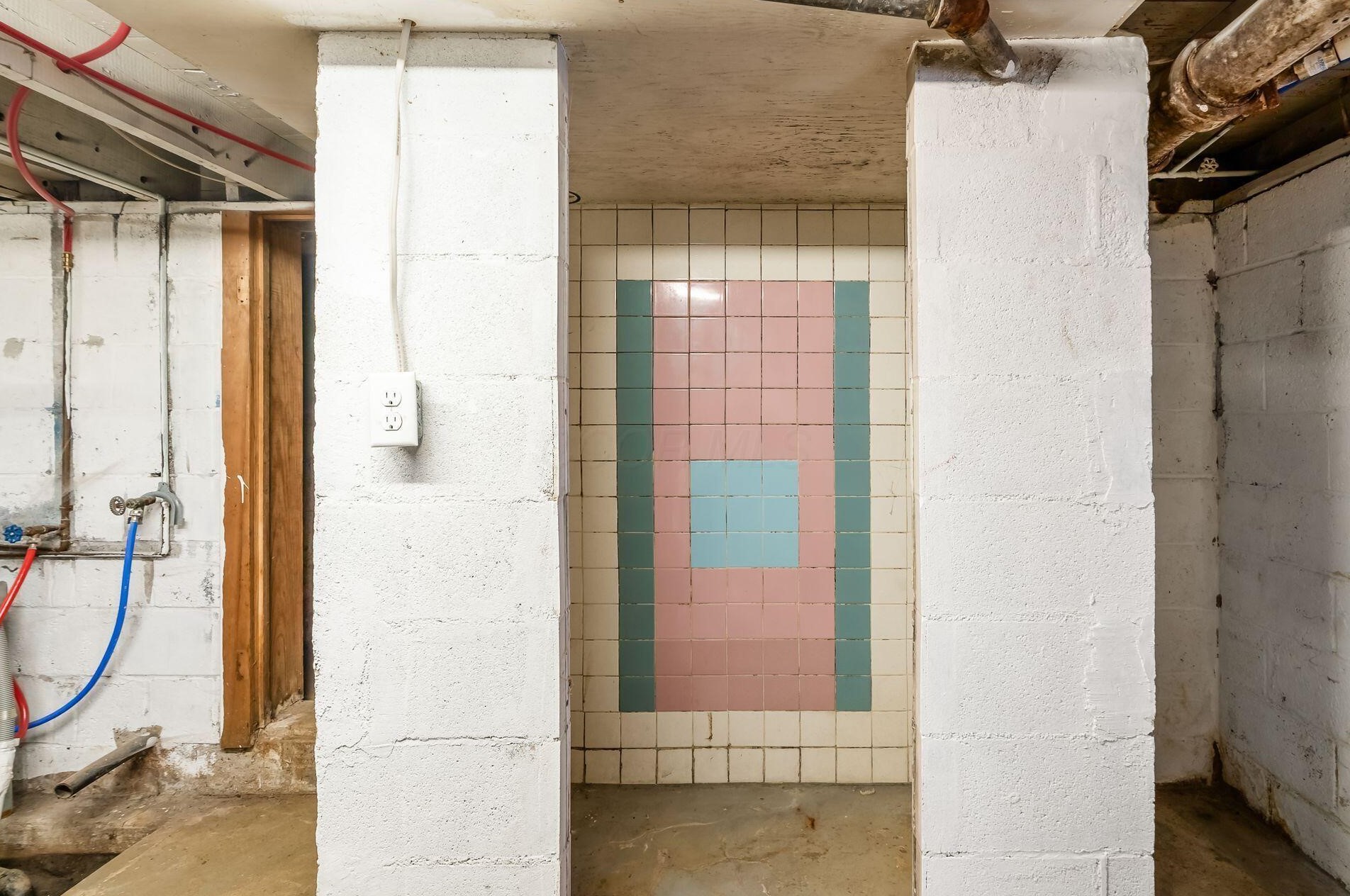 1780 Cooke Rd, Columbus OH 43214-3169 exterior