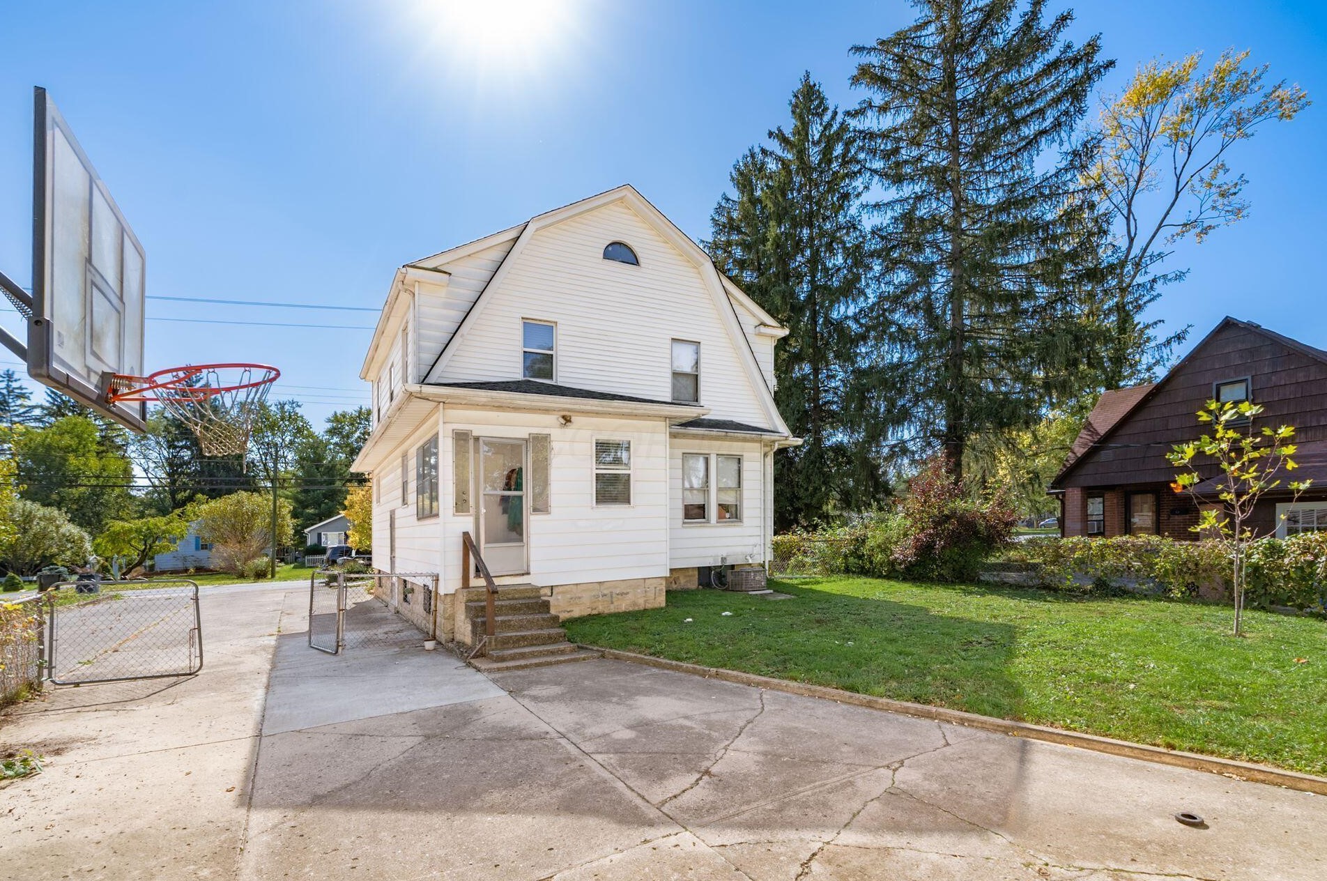 1780 Cooke Rd, Columbus OH 43214-3169 exterior