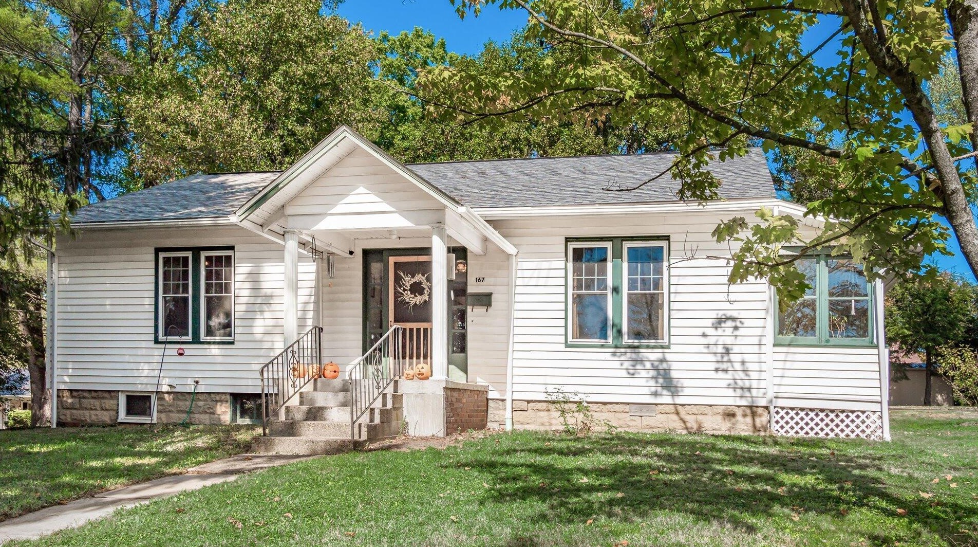 167 W High St, New Concord, OH 43762