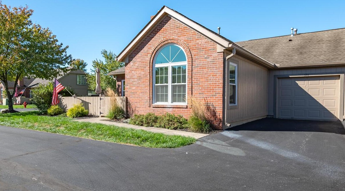 536 Dandy Brush Ln, Columbus OH  43230-6821 exterior