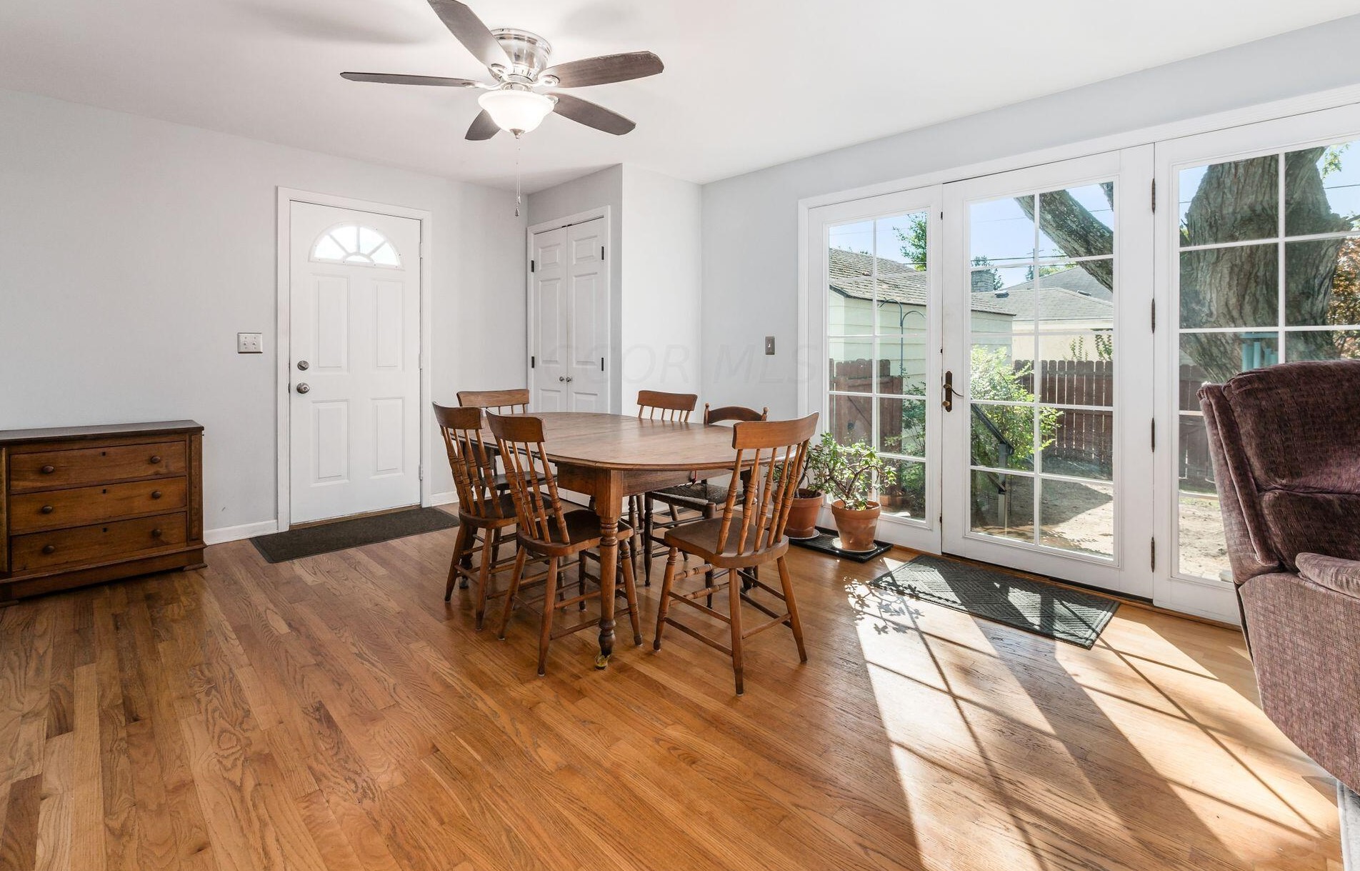 1915 Zollinger Rd, Columbus OH 43221-2914 exterior