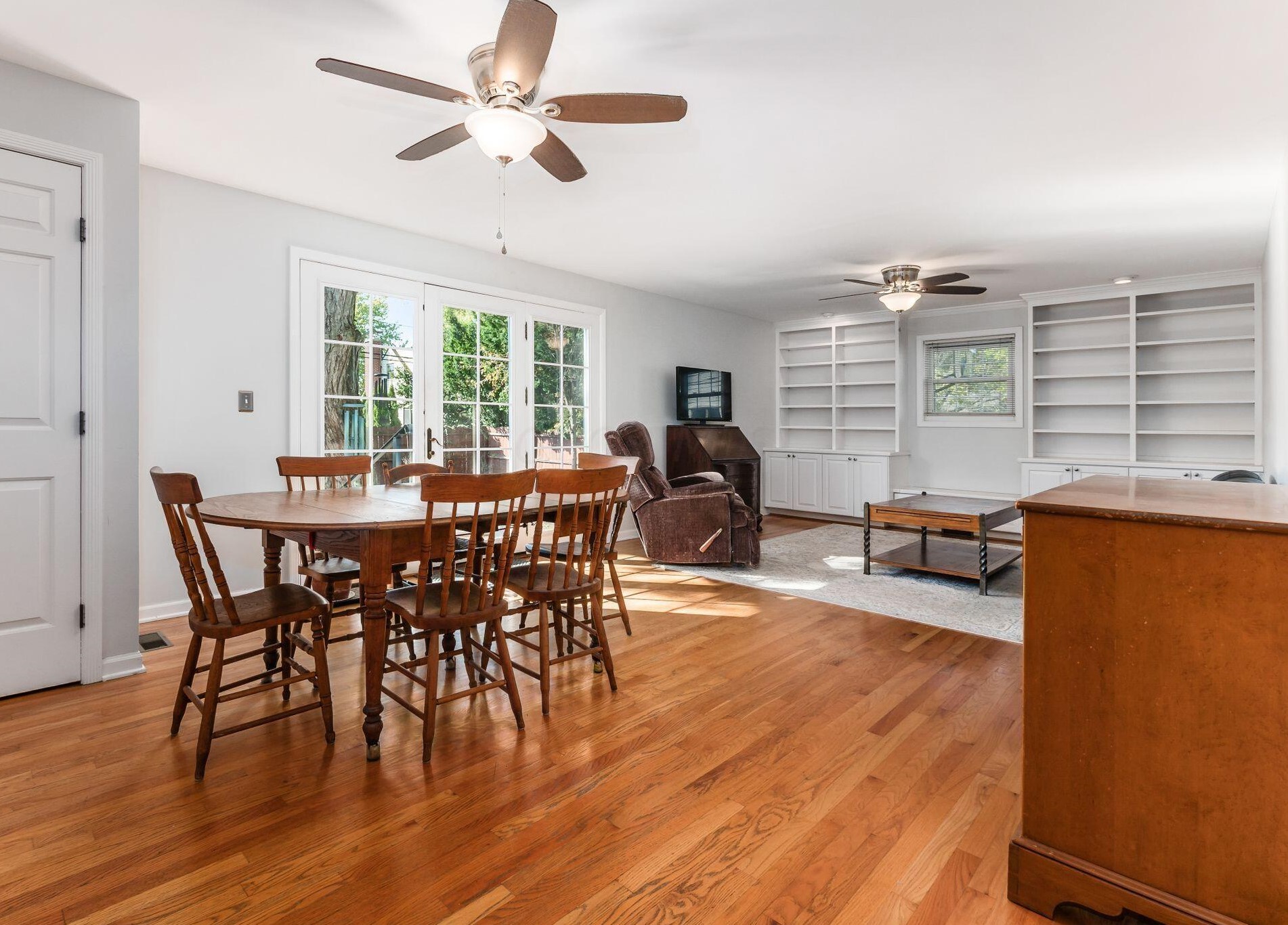 1915 Zollinger Rd, Columbus OH 43221-2914 exterior