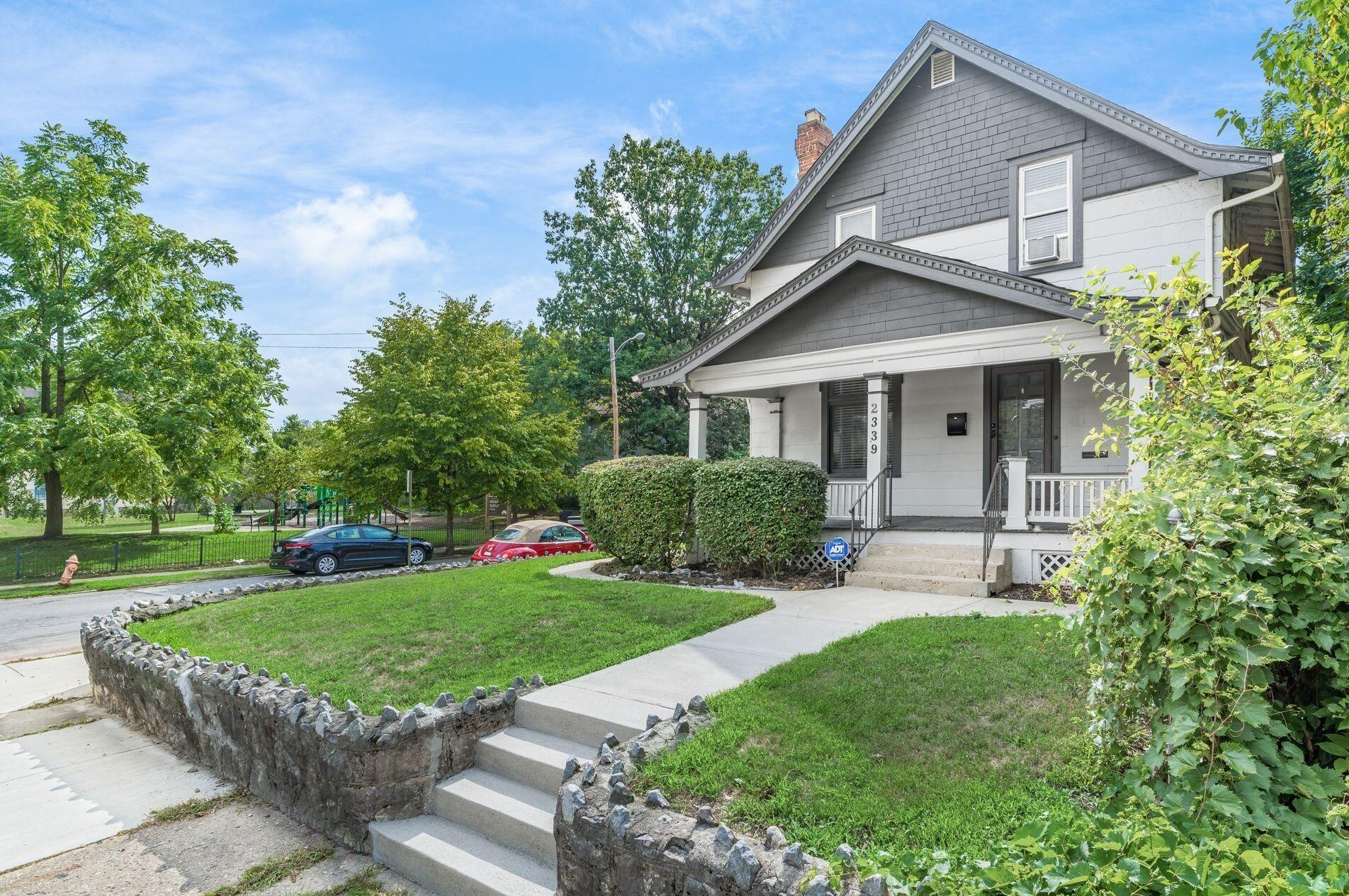 2339 Smt St, Columbus OH 43202-3111 exterior