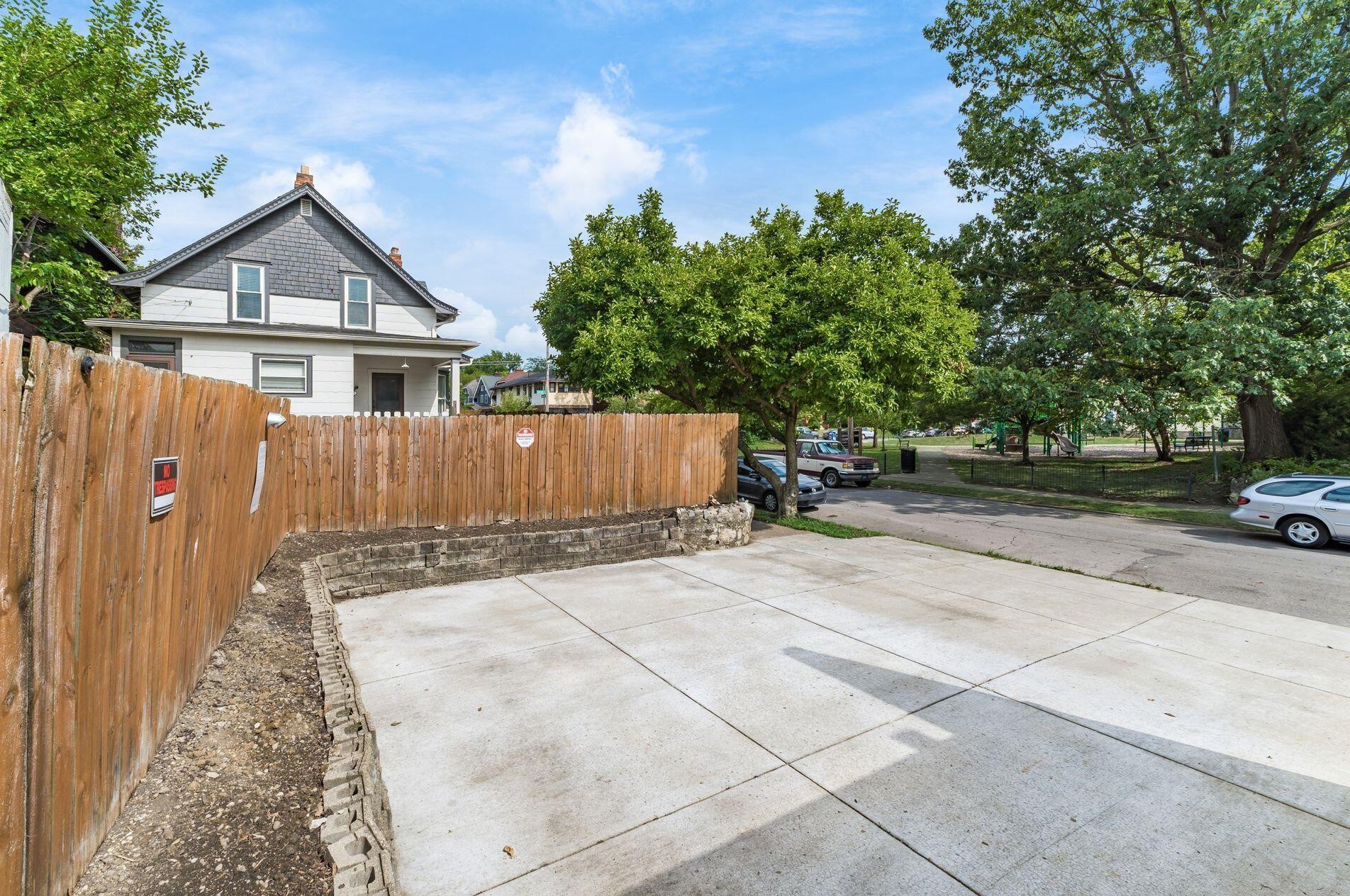 2339 Smt St, Columbus OH 43202-3111 exterior