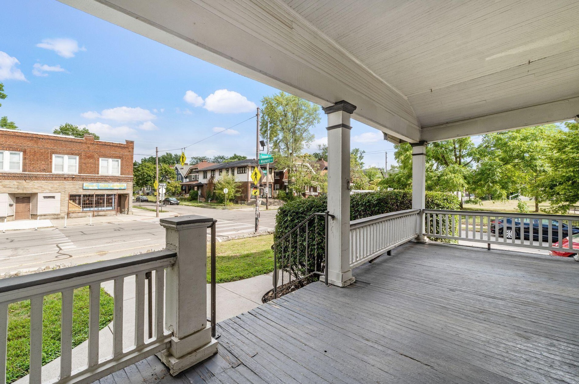 2339 Smt St, Columbus OH 43202-3111 exterior