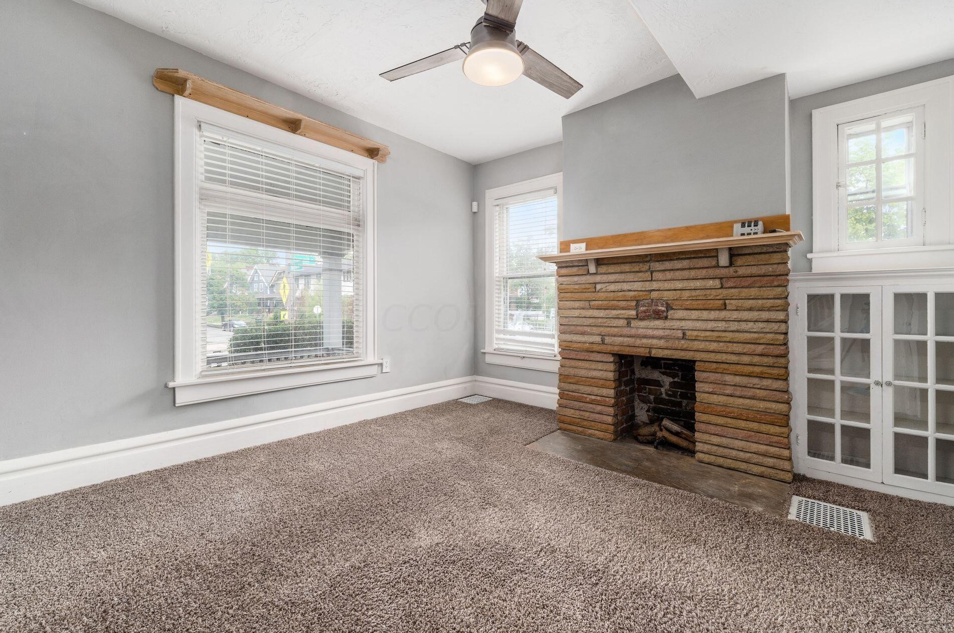 2339 Smt St, Columbus OH 43202-3111 exterior