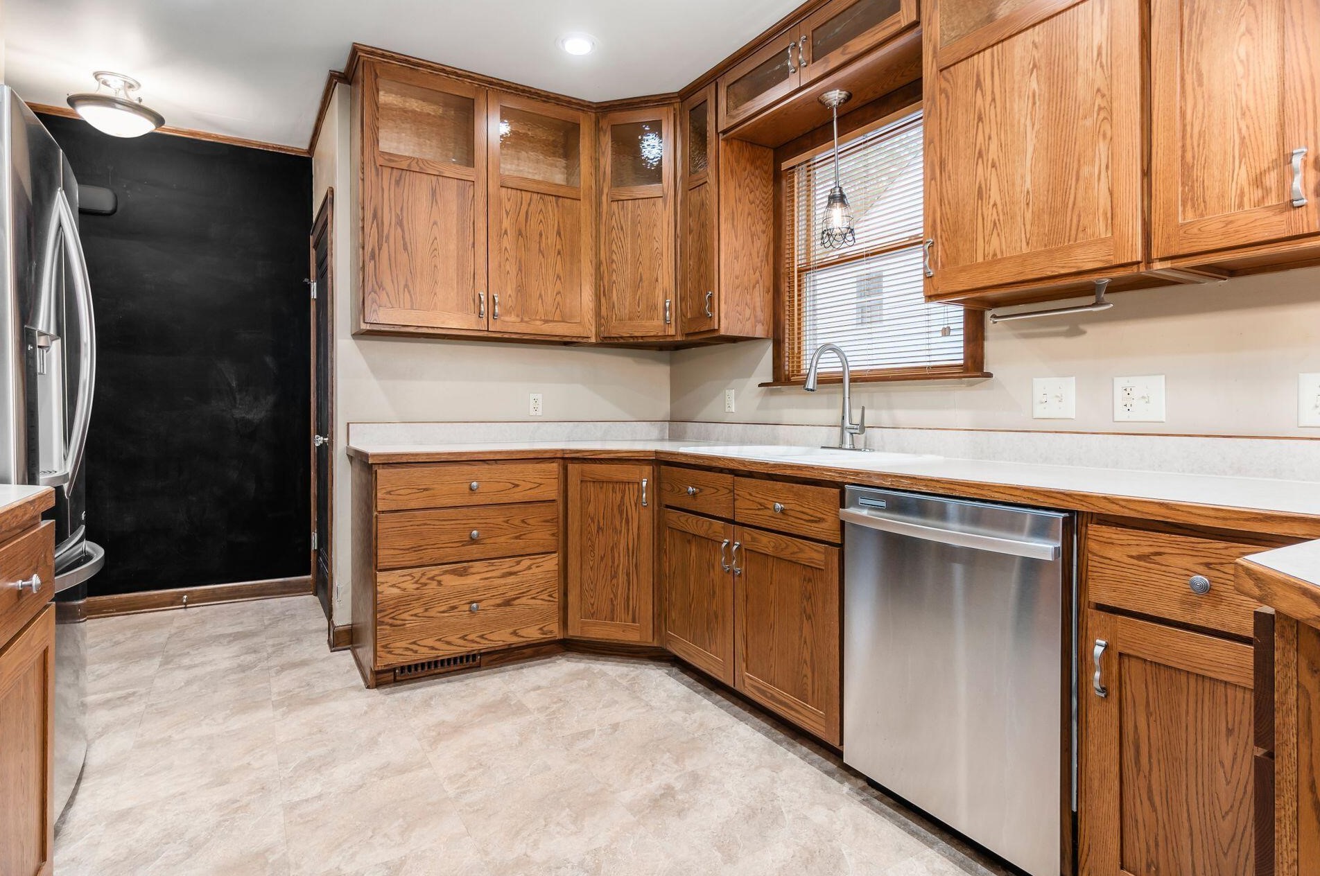 128 Gdn Rd, Columbus OH 43214-2159 exterior