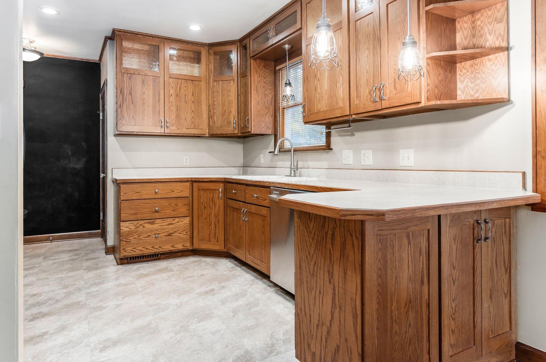 128 Gdn Rd, Columbus OH 43214-2159 exterior