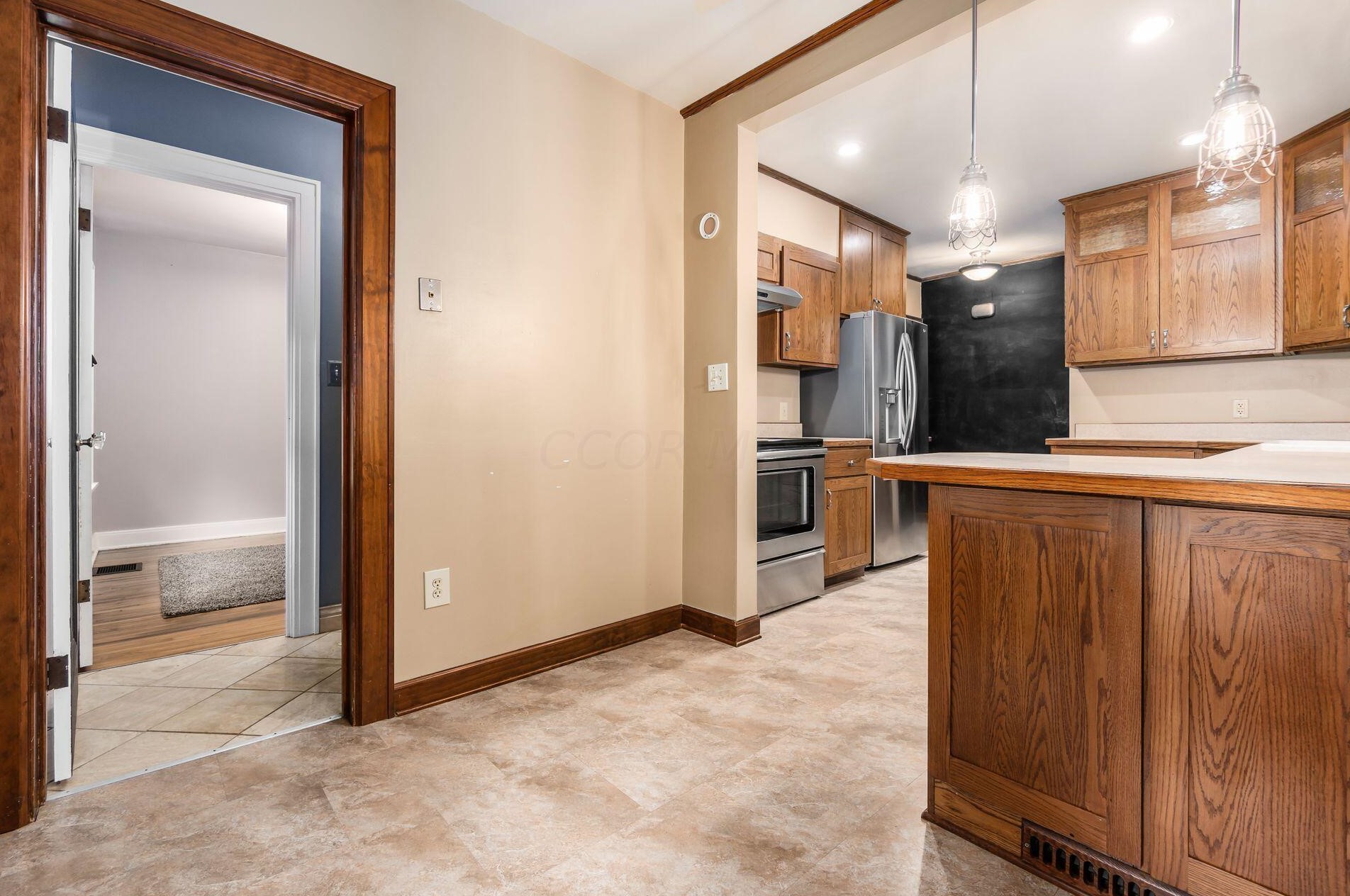 128 Gdn Rd, Columbus OH 43214-2159 exterior