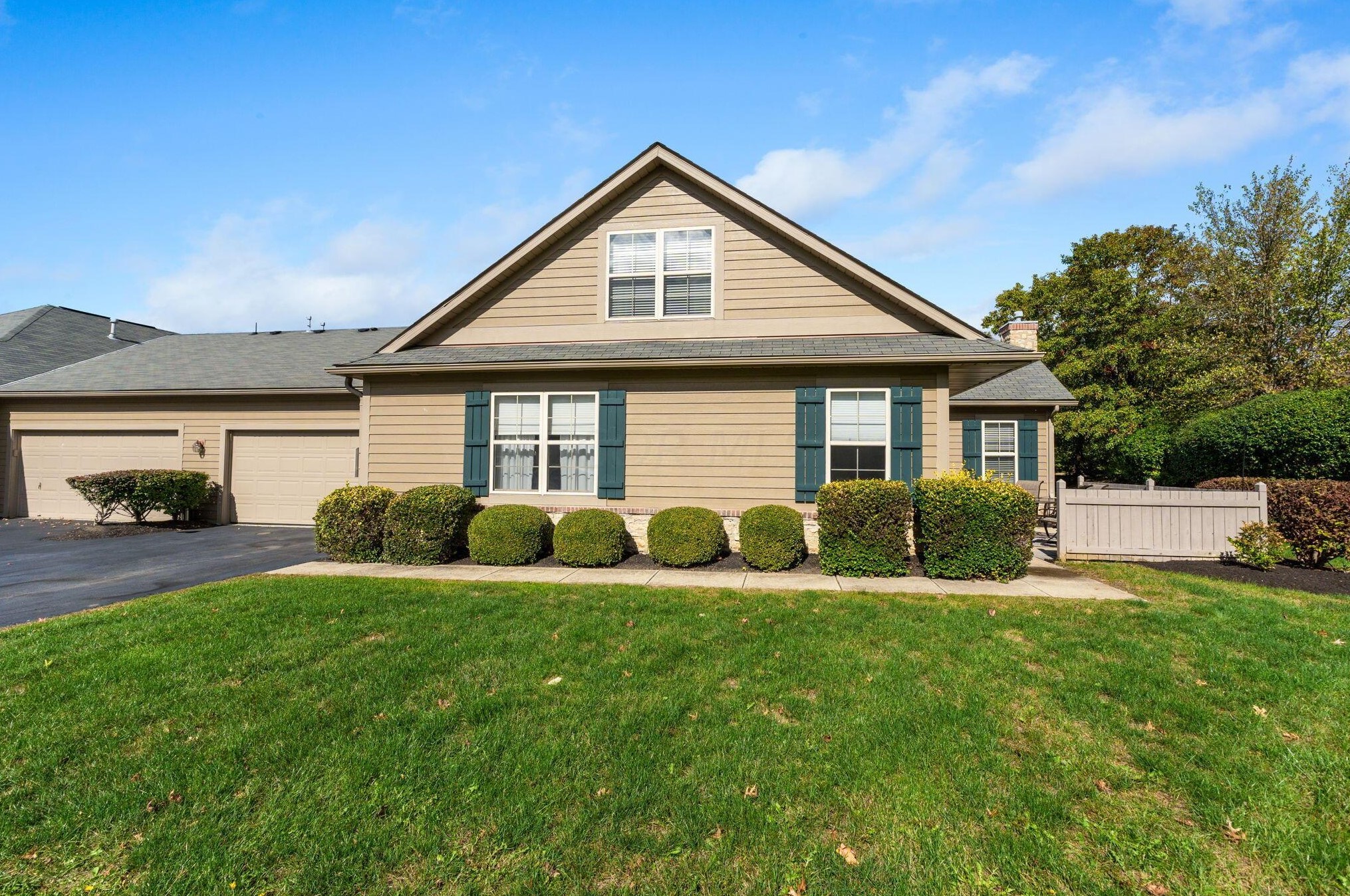 6976 Falls View Cir, Delaware, OH 43015